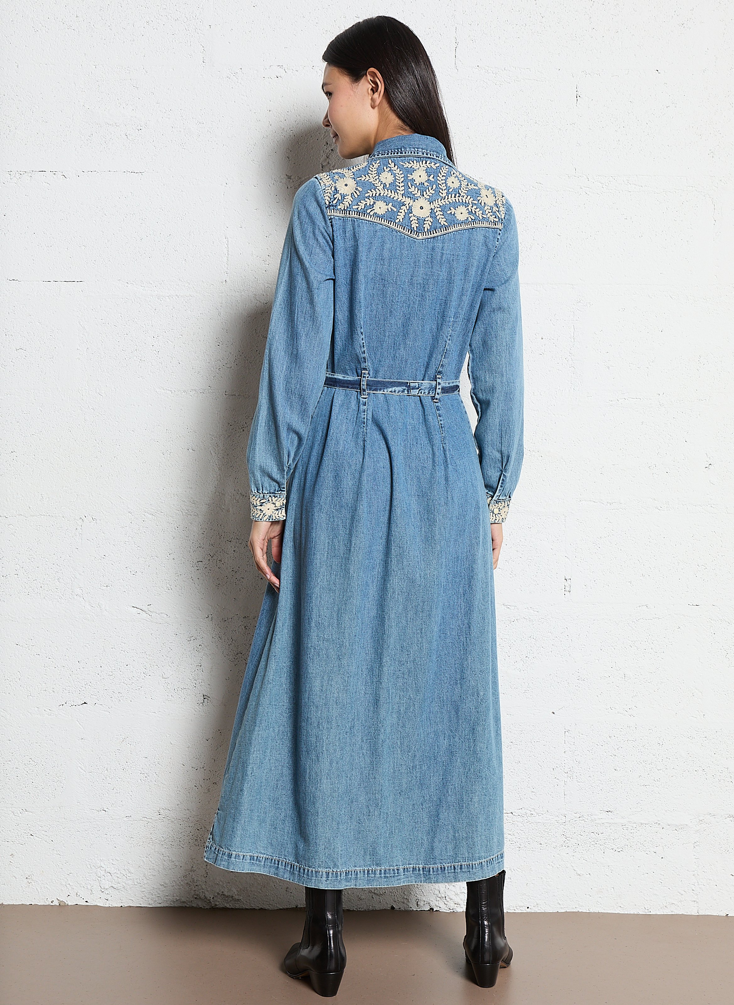 Langes Jeanskleid mit besticktem Gürtel MAISON HOTEL Blau