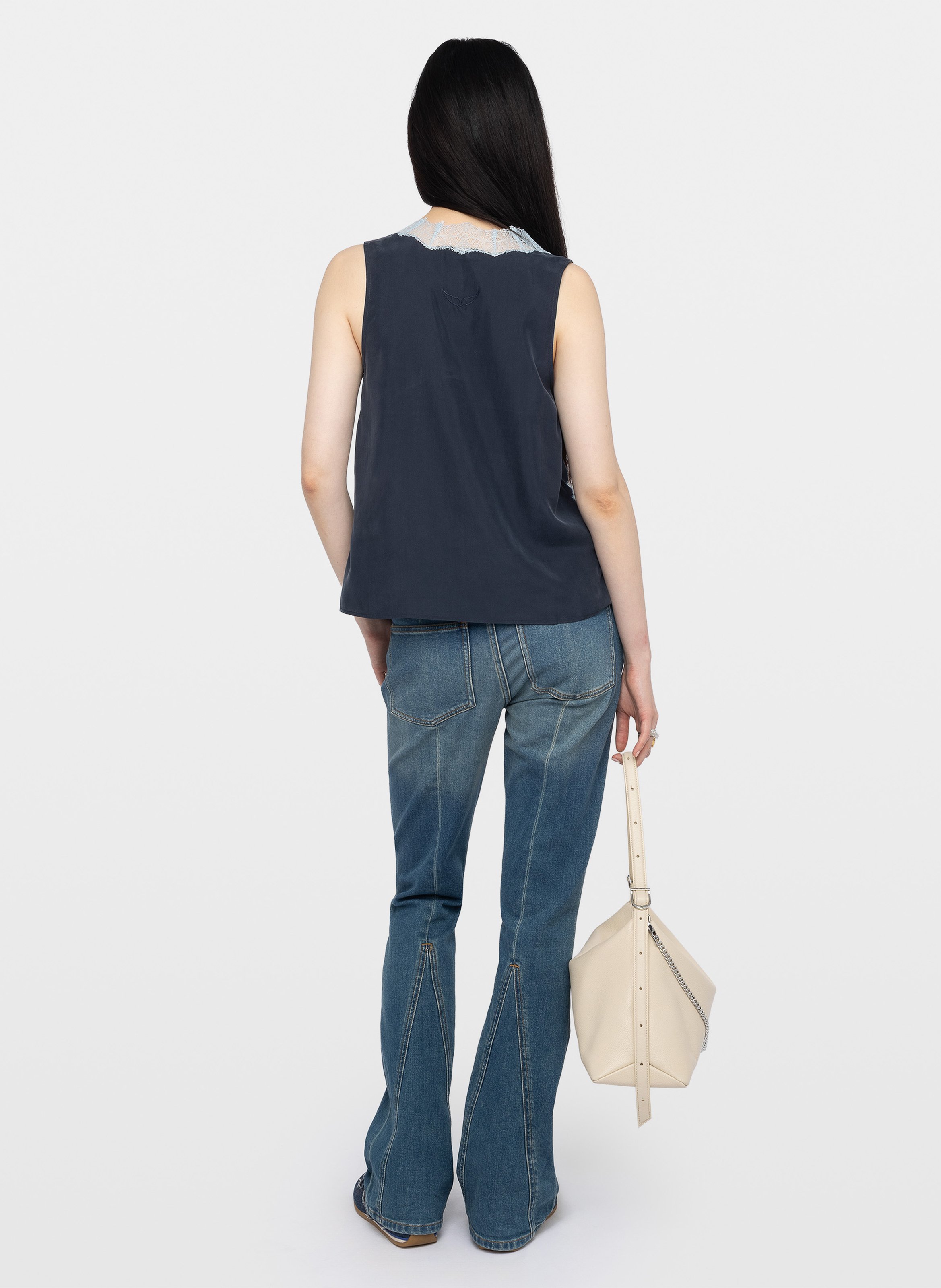 Gerader Seiden-V-Ausschnitt-Top Blau