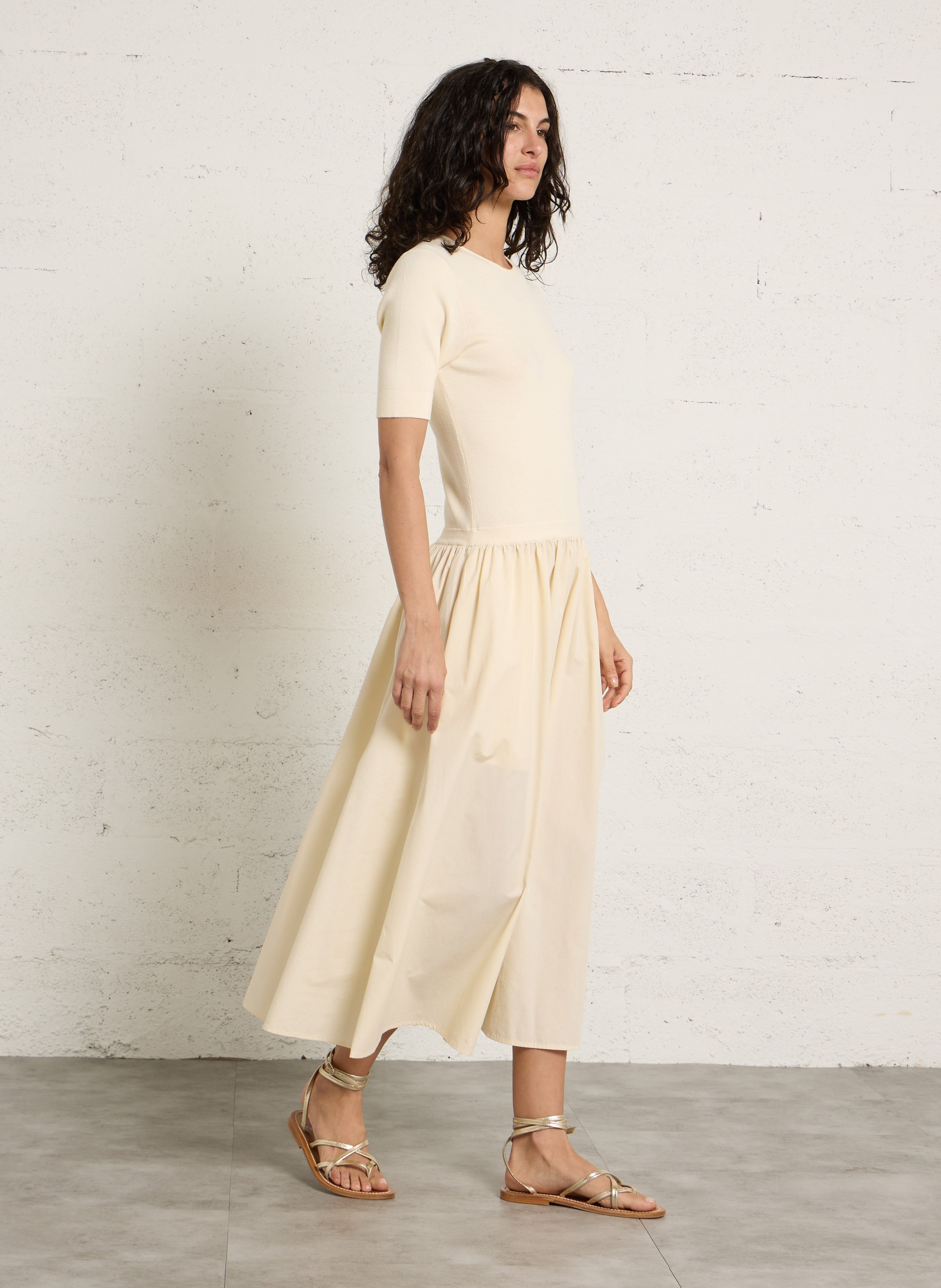 Langes zweifarbiges ausgestelltes Kleid PETITE MENDIGOTE Blau