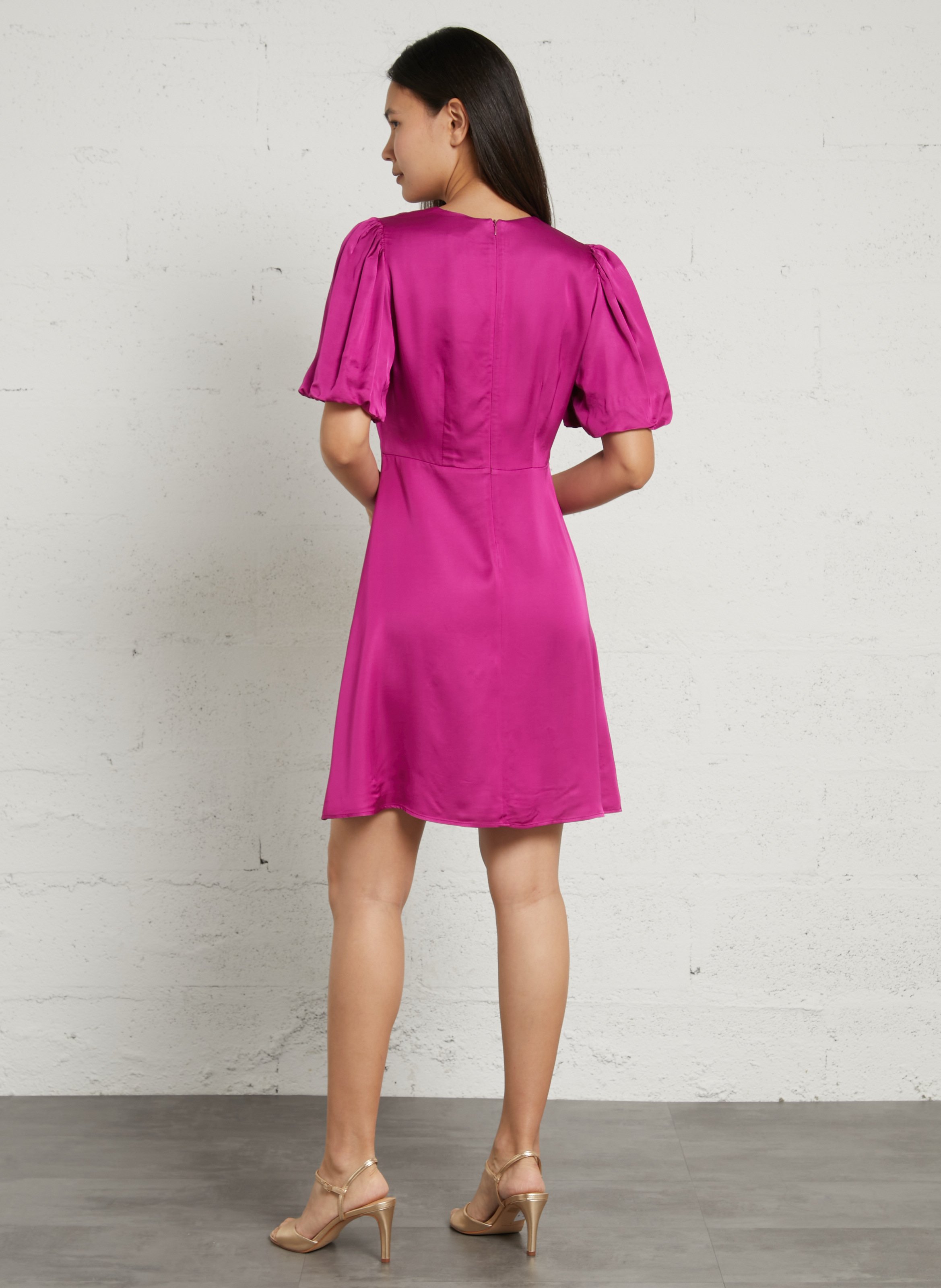 Robe courte col V satinée SUD EXPRESS Rose