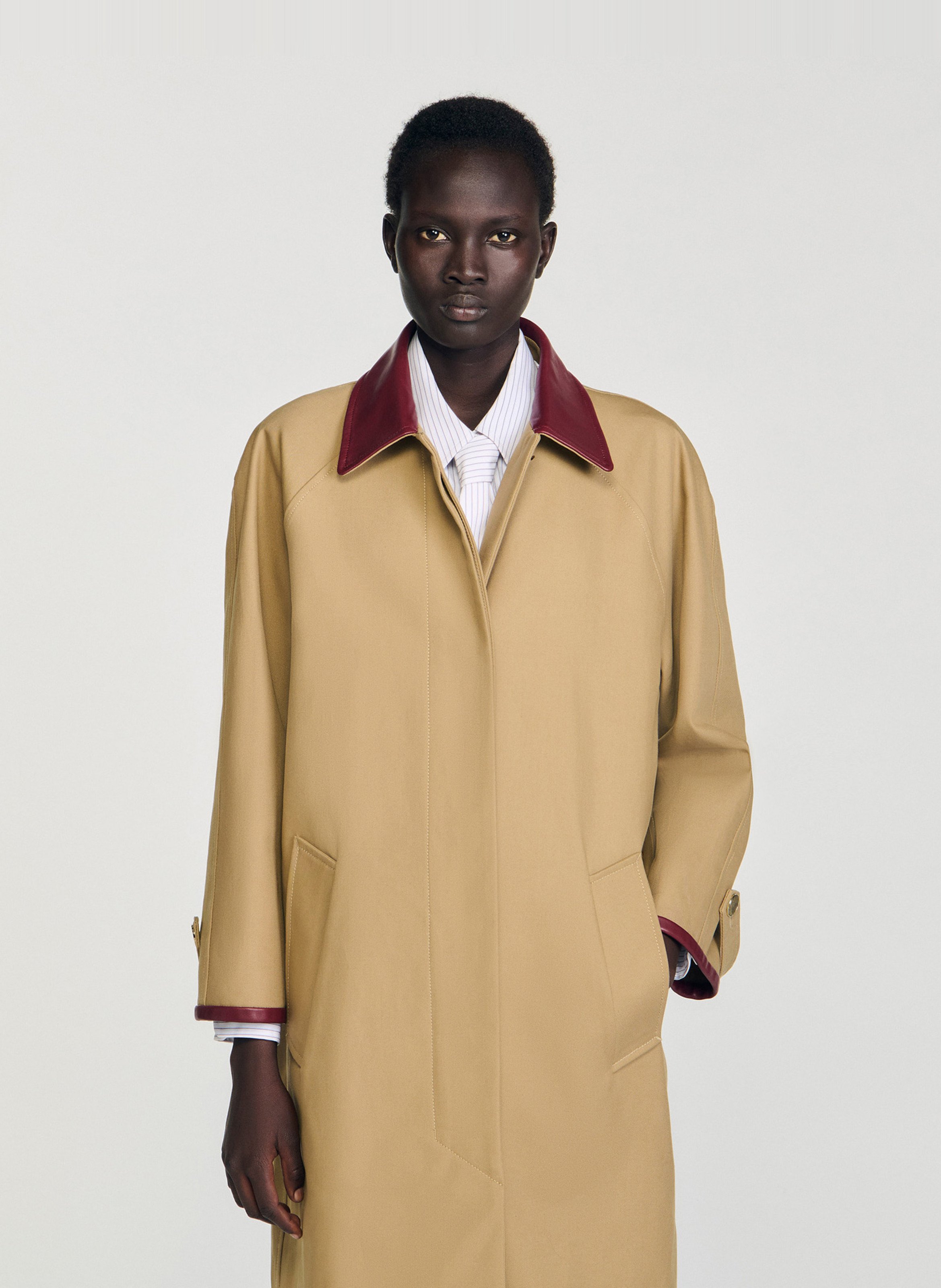 Rechte trenchcoat van katoen met klassieke kraag SANDRO Beige