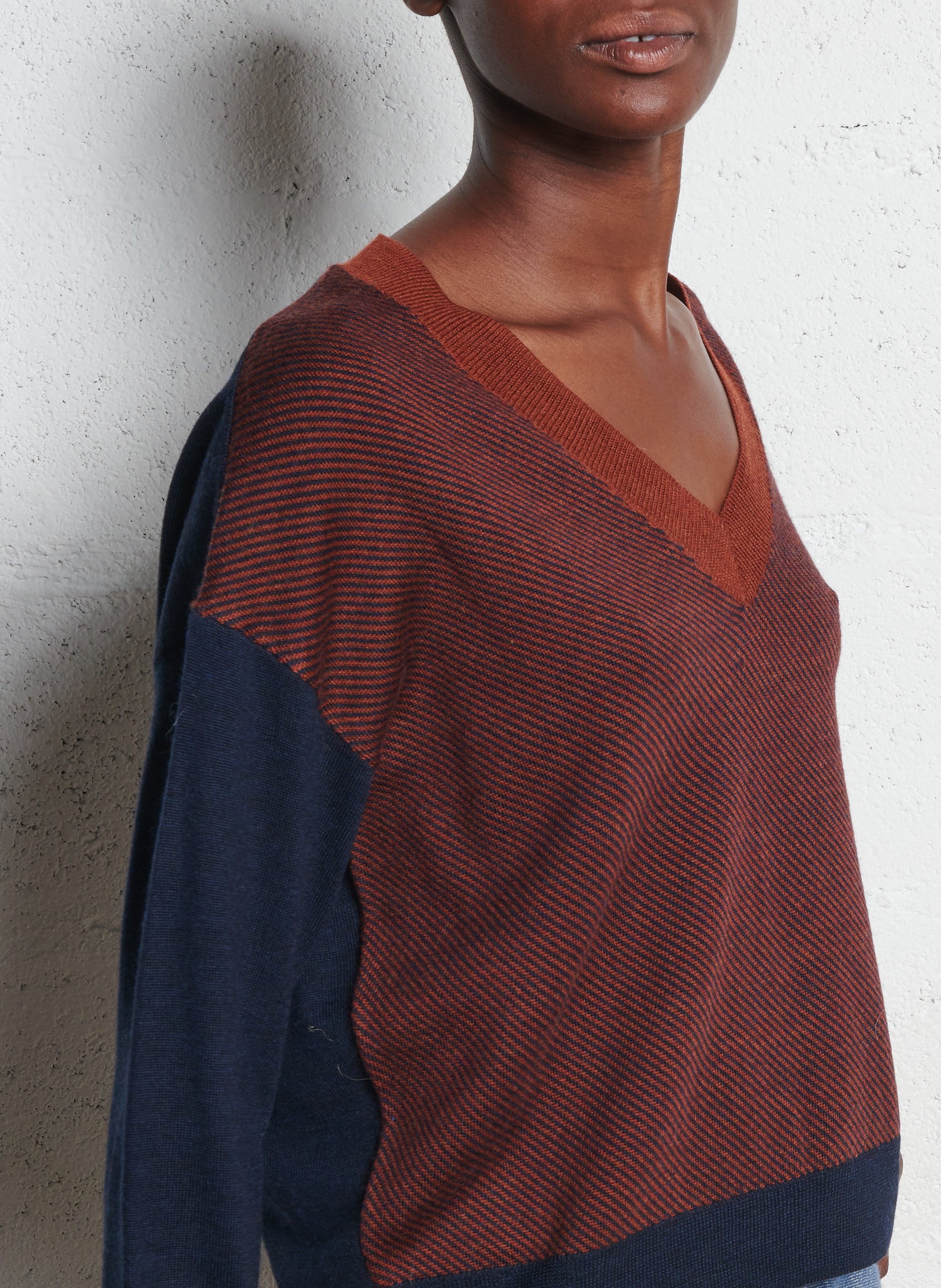 Pull droit col V en laine rayé BENSIMON Bleu