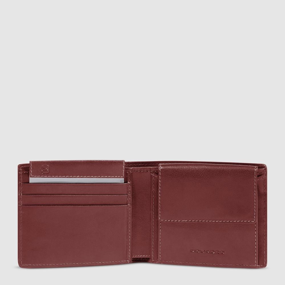 Men's wallet with coin pocket, credit card slots, removable flap, and RFID protection PIQUADRO Brown