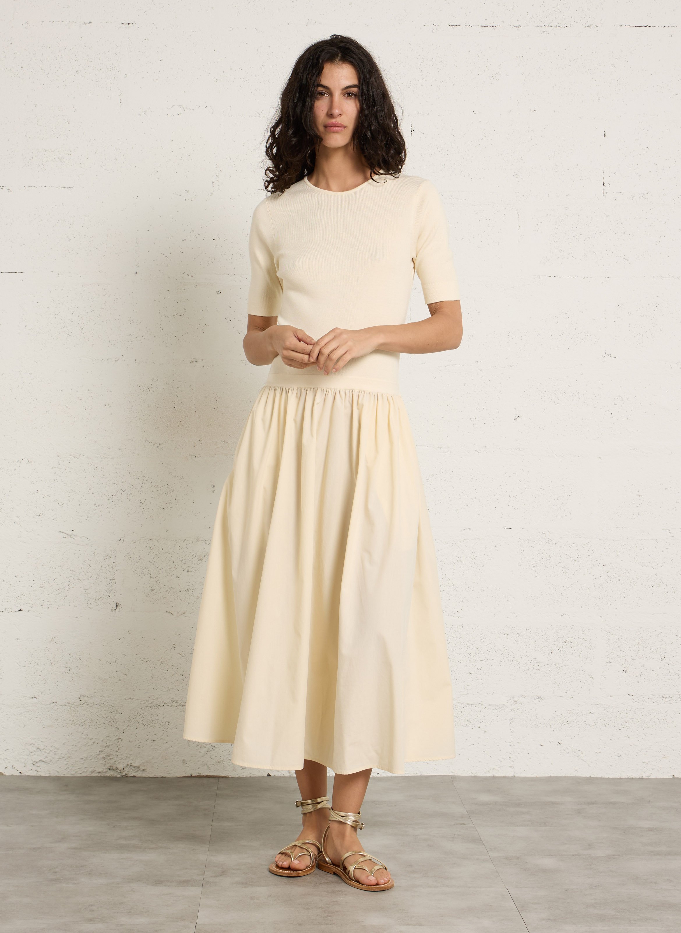 Langes zweifarbiges ausgestelltes Kleid PETITE MENDIGOTE