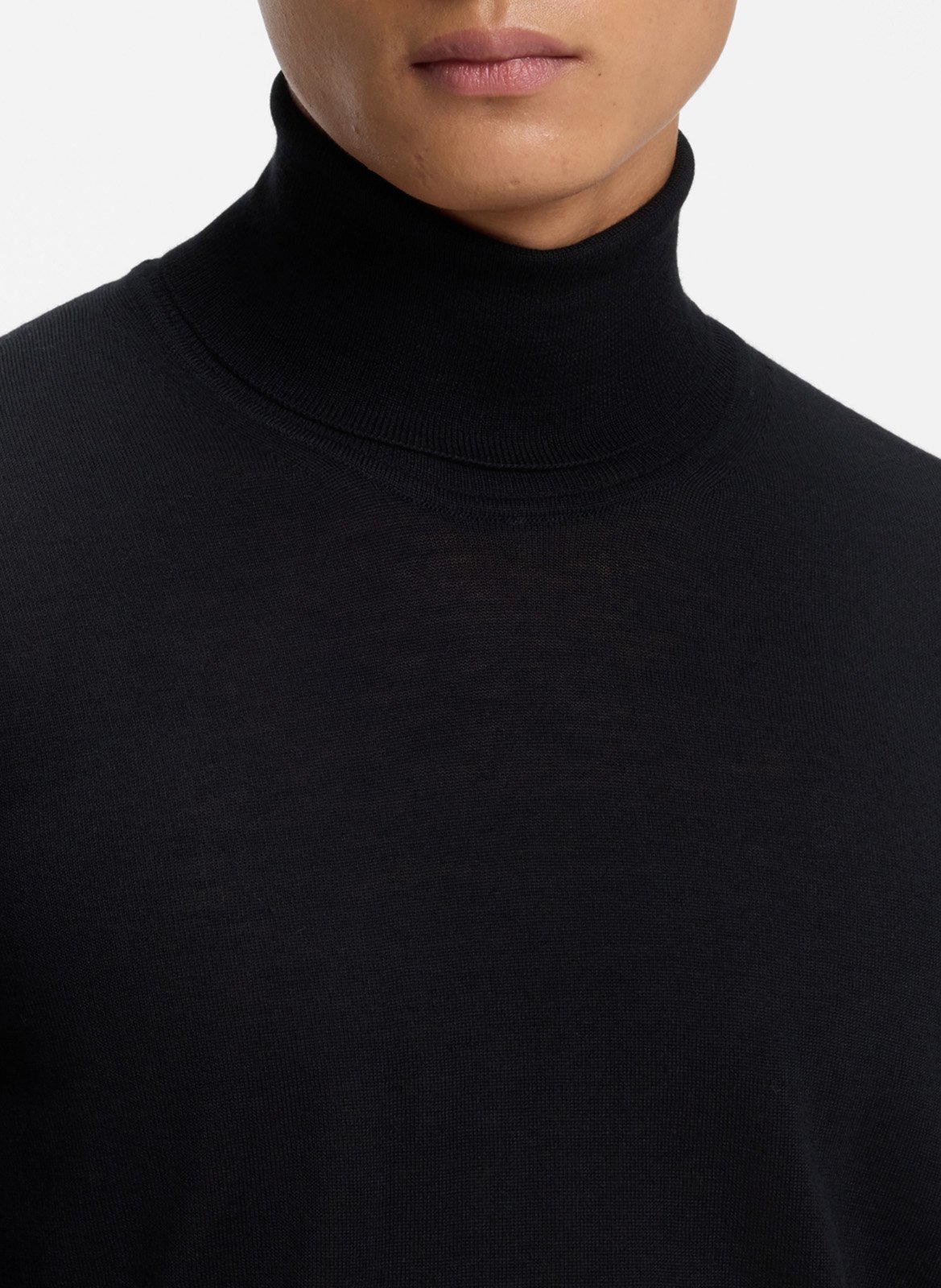 Pull slim col roulé en laine BOSS Noir