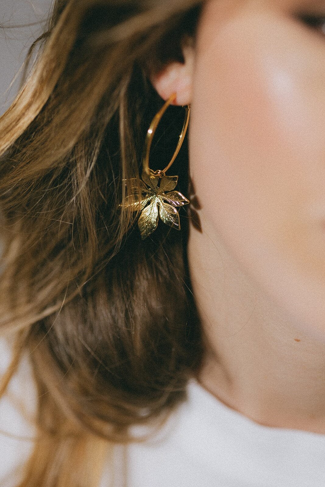 Small silver-plated flower hoop earrings Silver