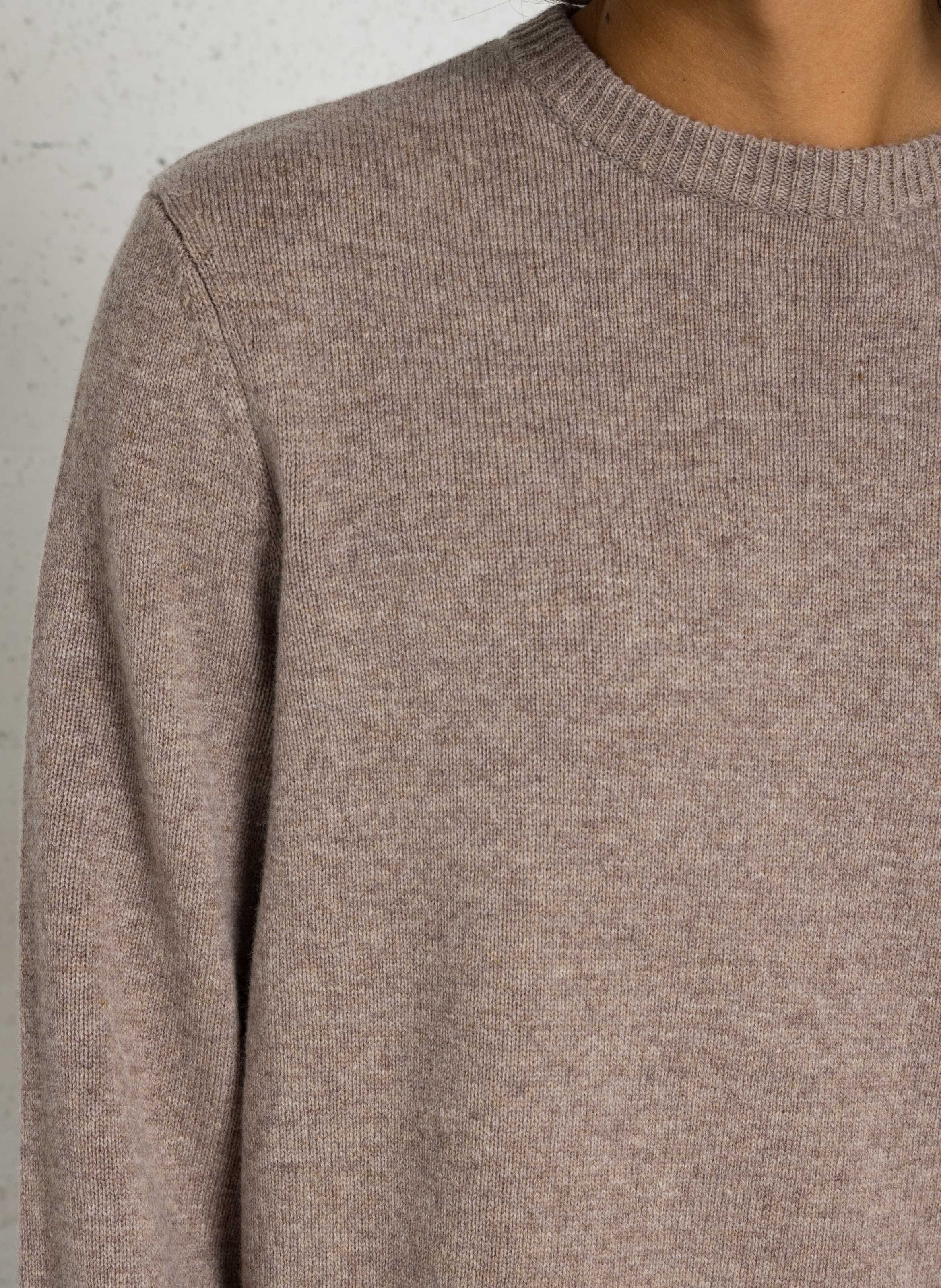 Pull droit col rond en laine  MAJESTIC FILATURES Marron