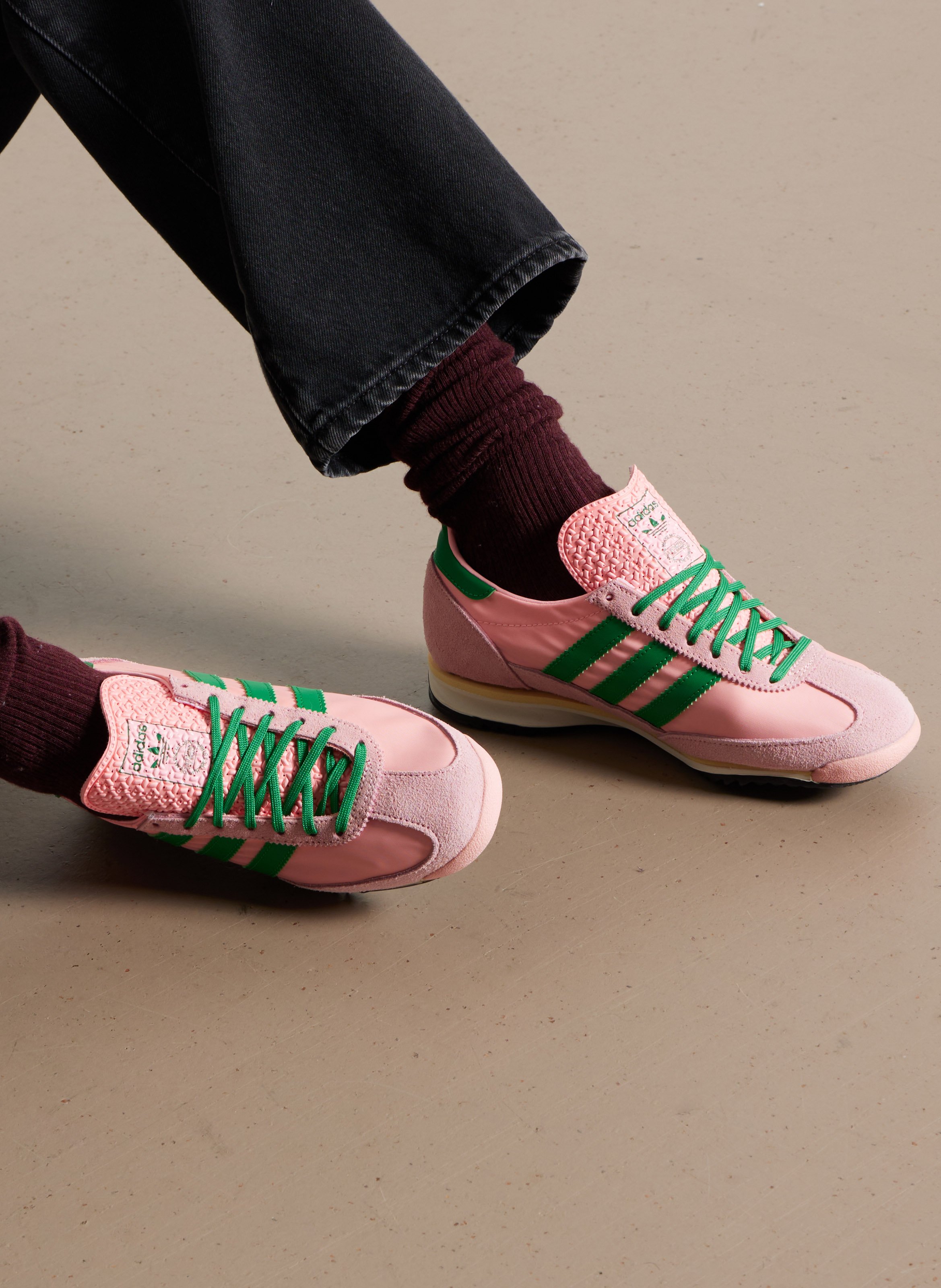 Baskets basses à lacets ADIDAS Rose