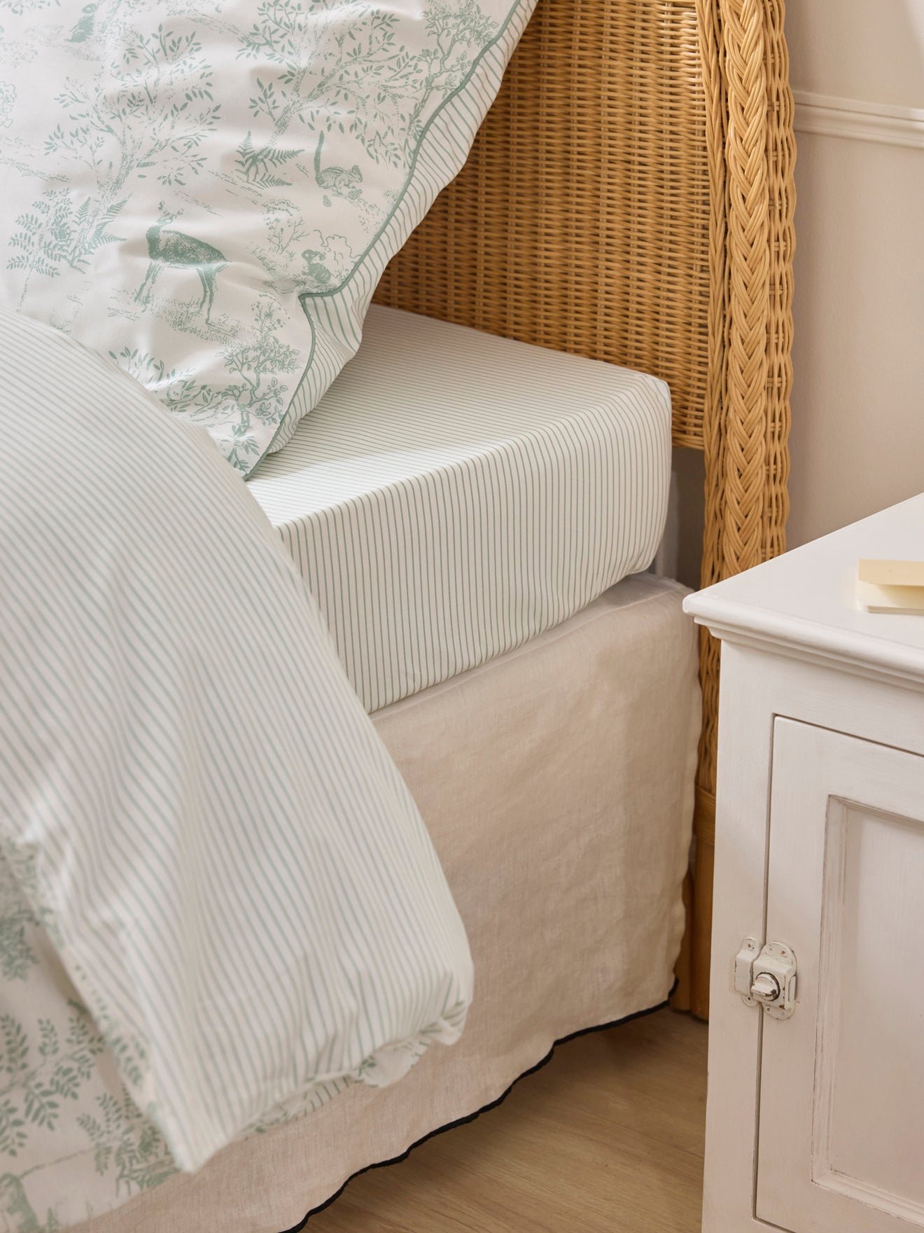 Striped fitted sheet "esprit petit jouy" CYRILLUS