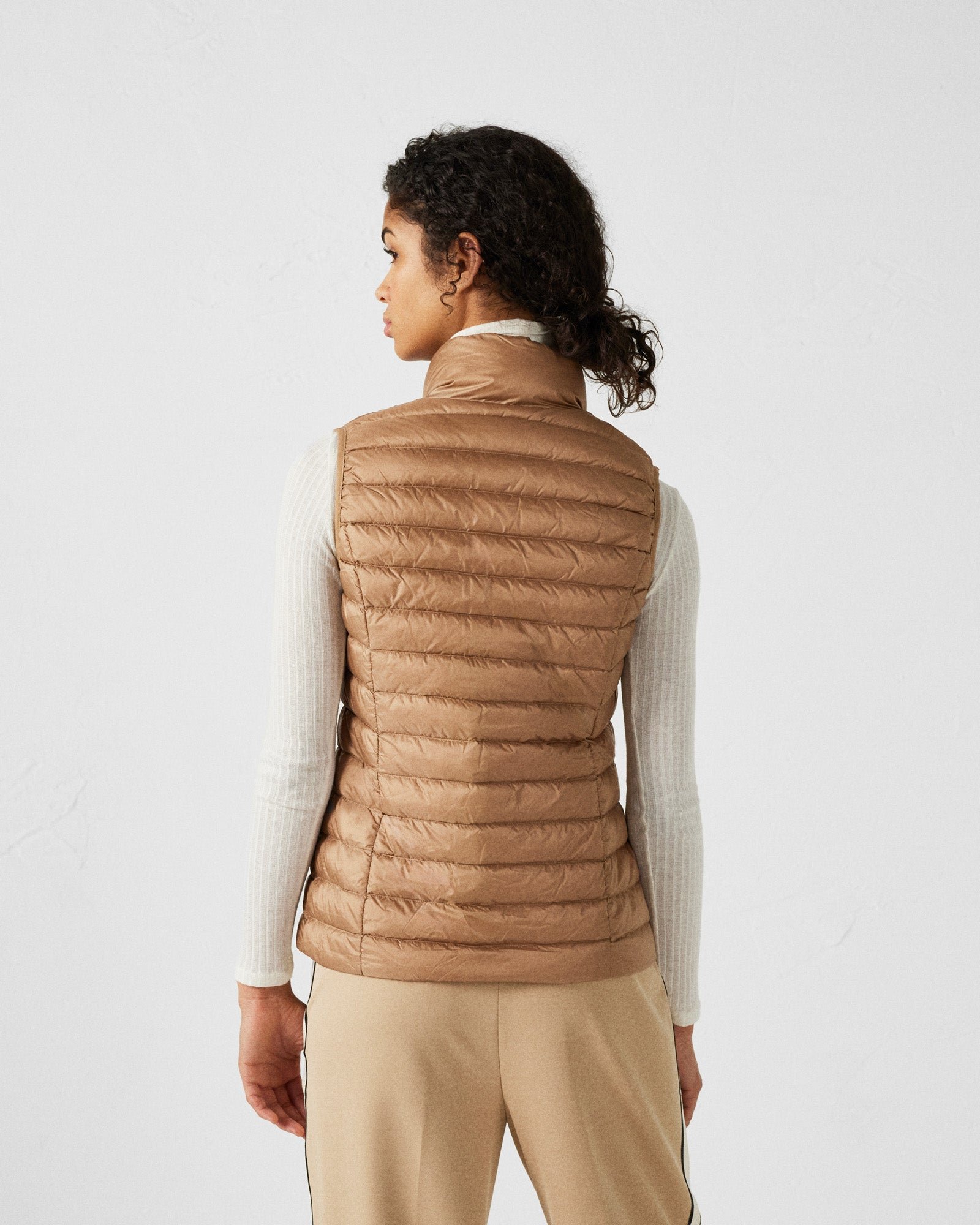 Sleeveless lightweight down vest seda JOTT Brown