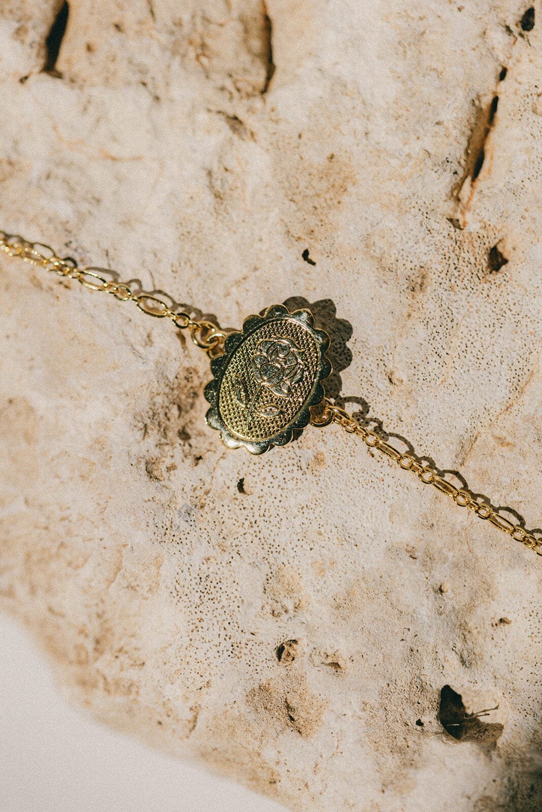 Silver plated flower bracelet Golden