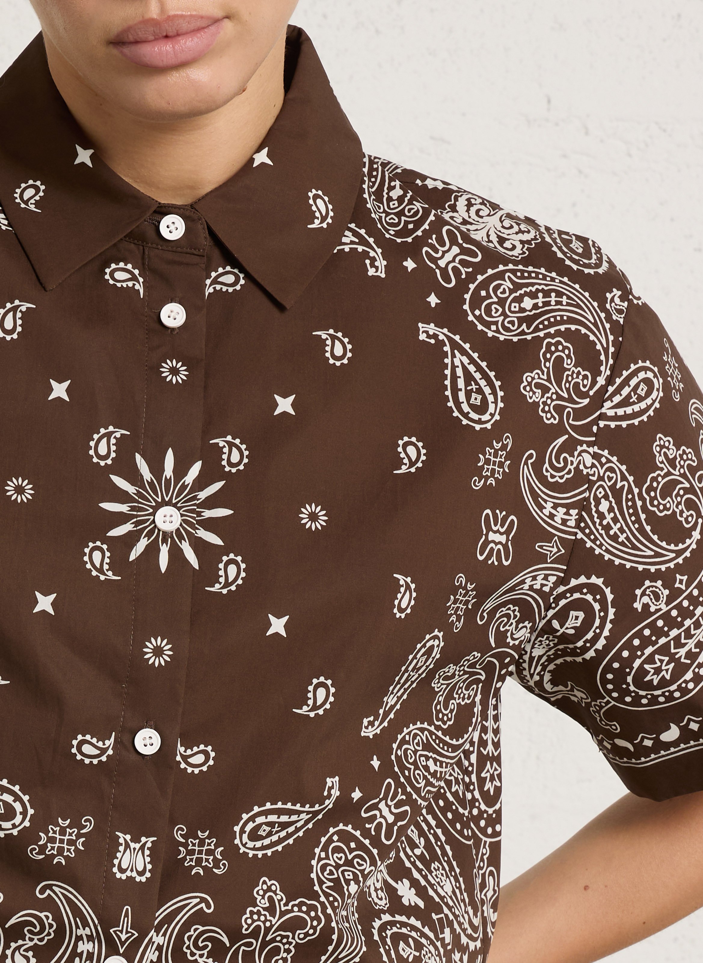 Gerade geschnittene Bluse aus Bio-Baumwolle mit klassischem Kragen SUNCOO Braun