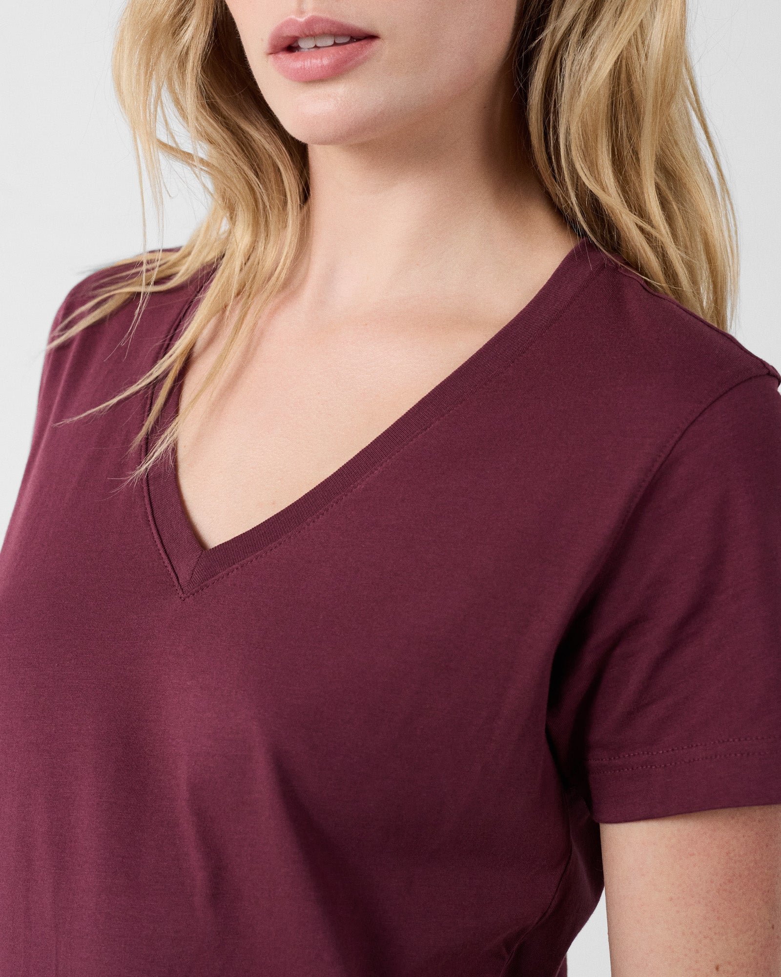 V-neck soft t-shirt JOTT Pink