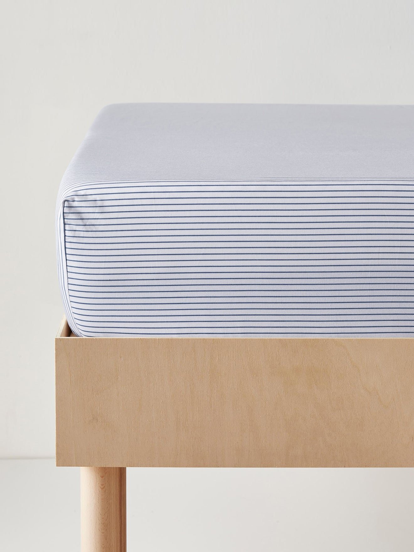 Striped fitted sheet "esprit petit jouy" CYRILLUS Blue