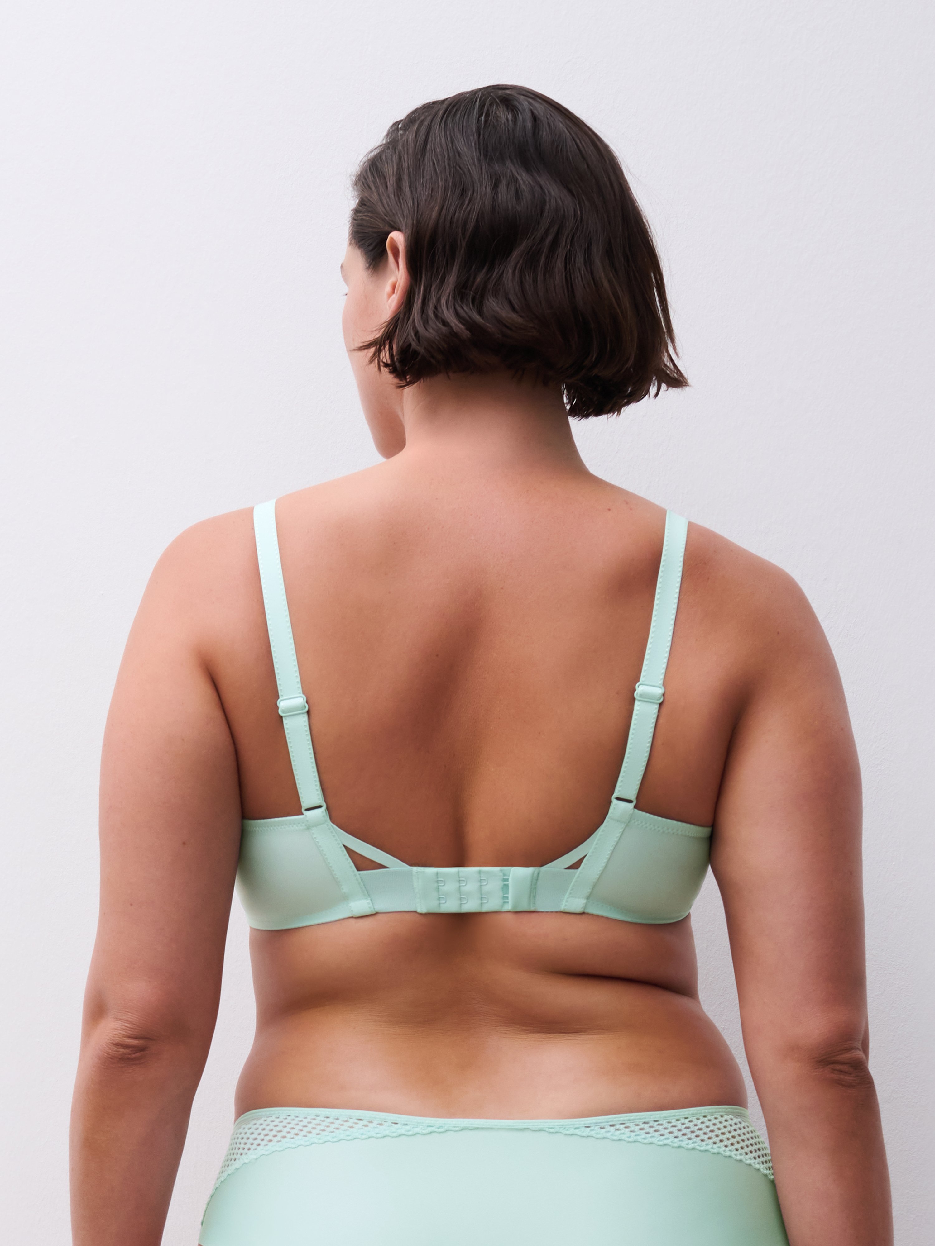 Non-wired support bra with cups Green