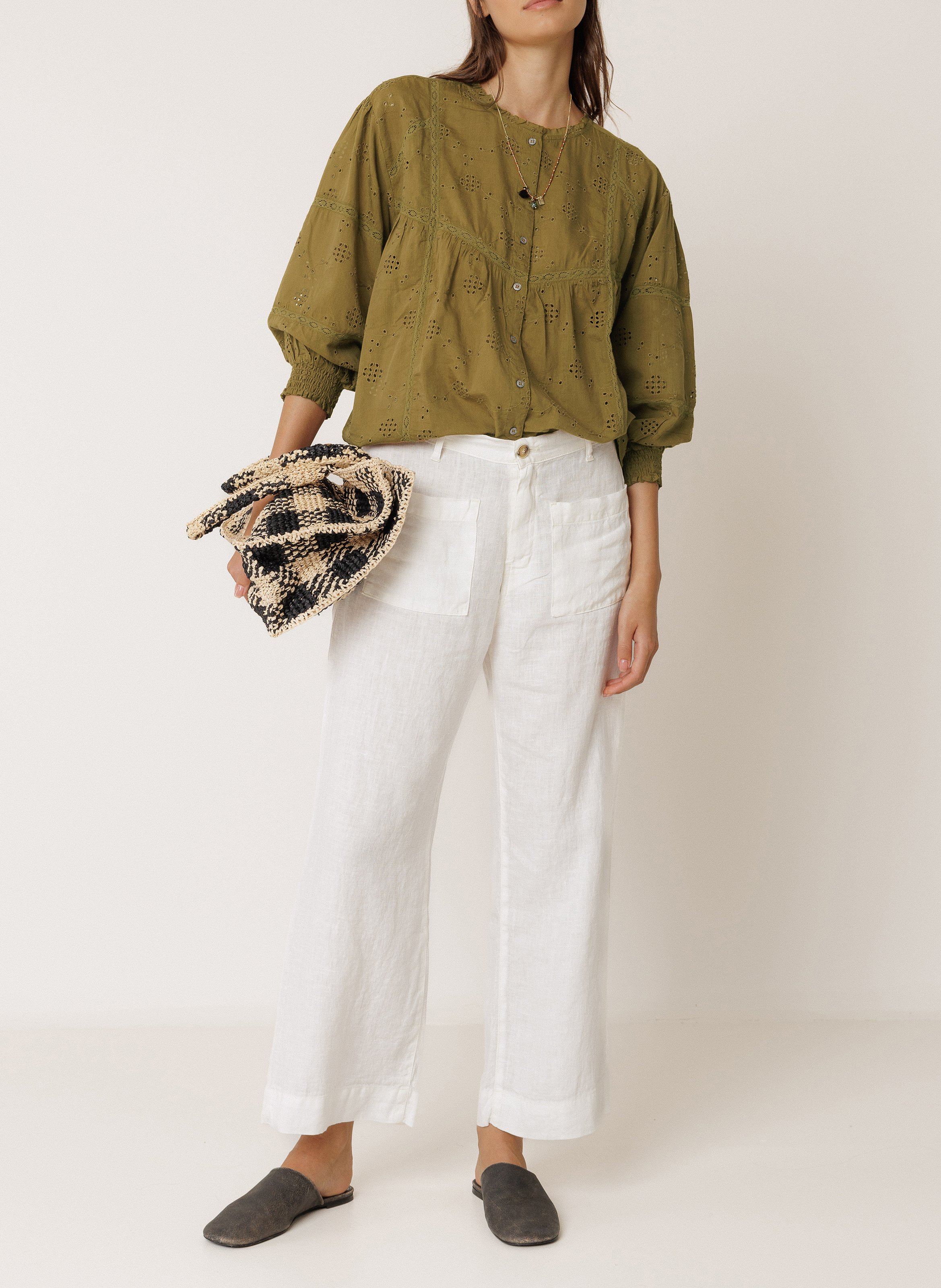 Geknöpfte Bluse mit Spitzenstickerei INDI & COLD Khaki