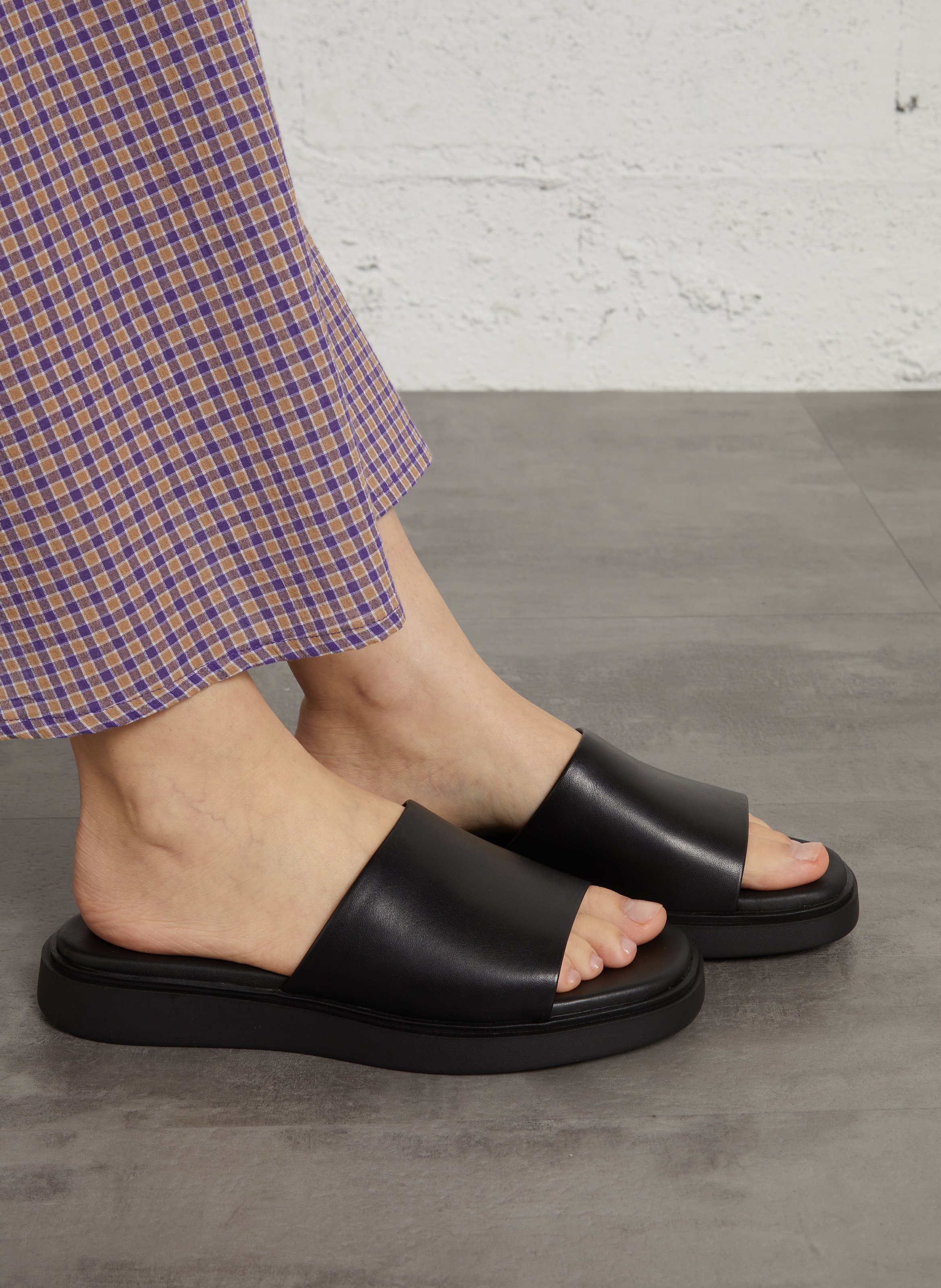 Leather wedge mules VAGABOND Black
