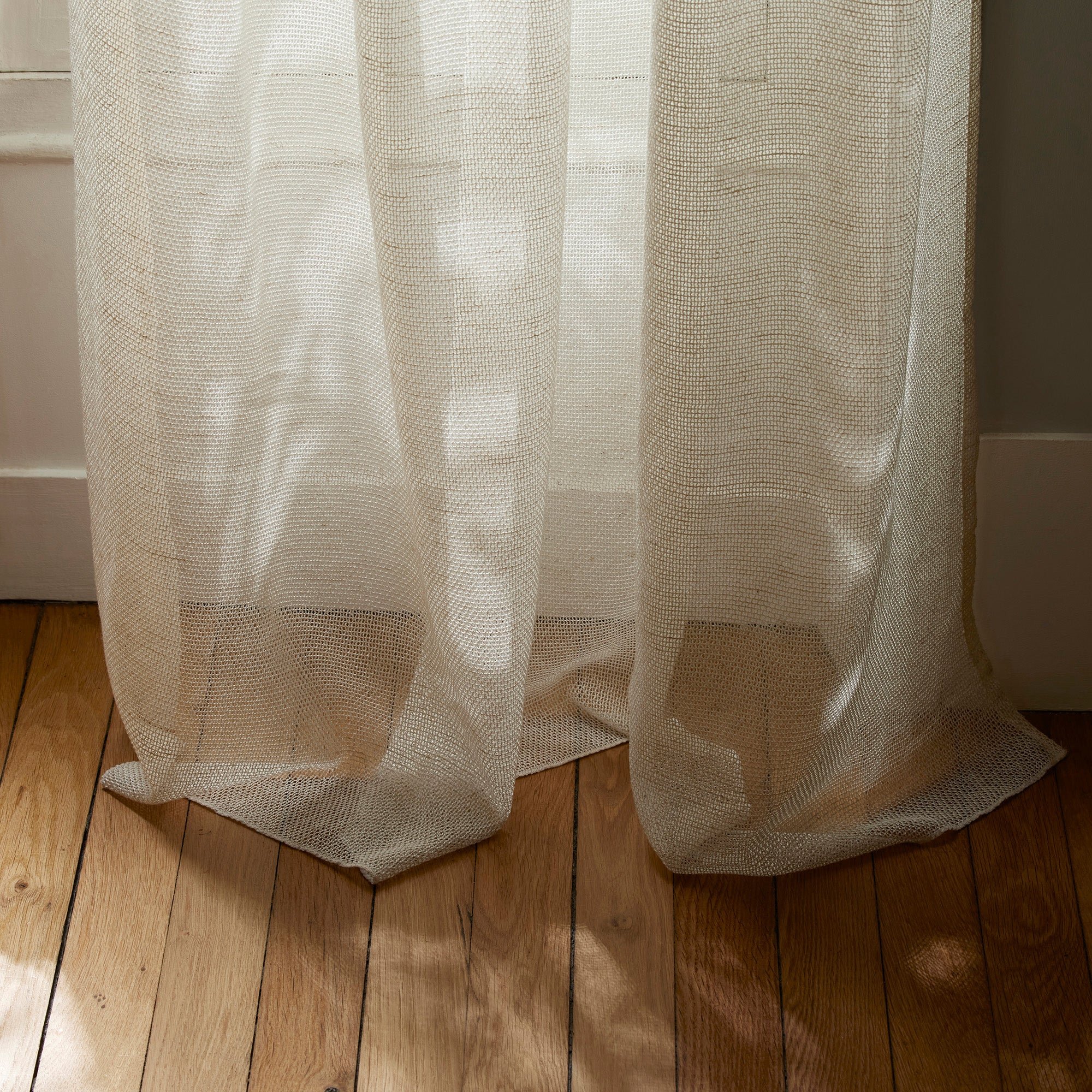 Net curtain with loops MADURA White