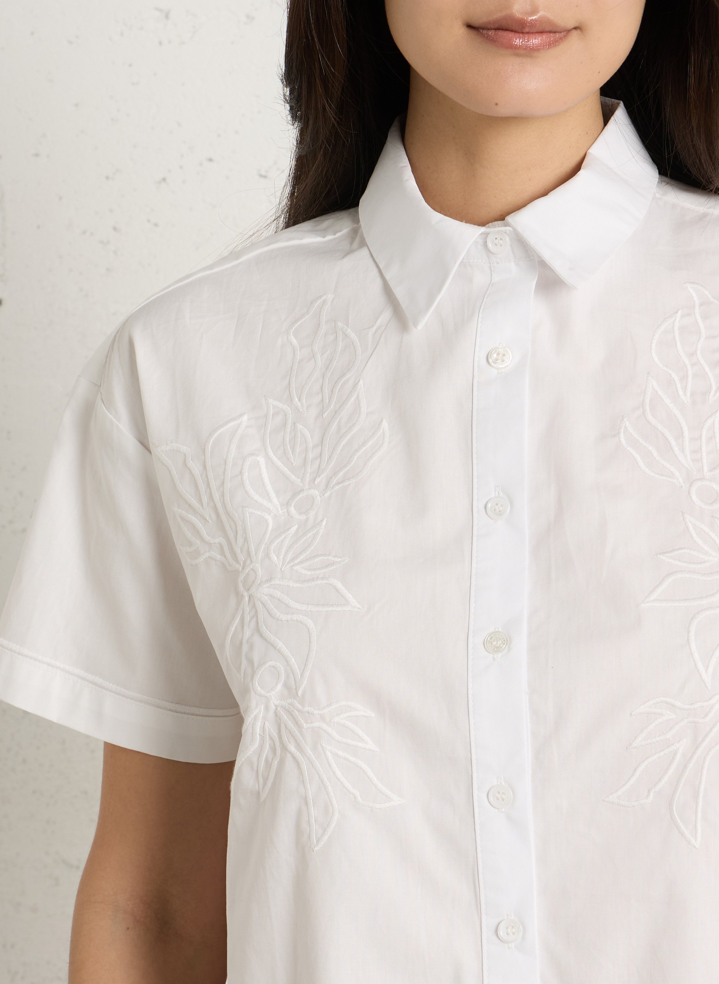 Chemise oversize col classique en coton brodé LA PETITE ETOILE Blanc