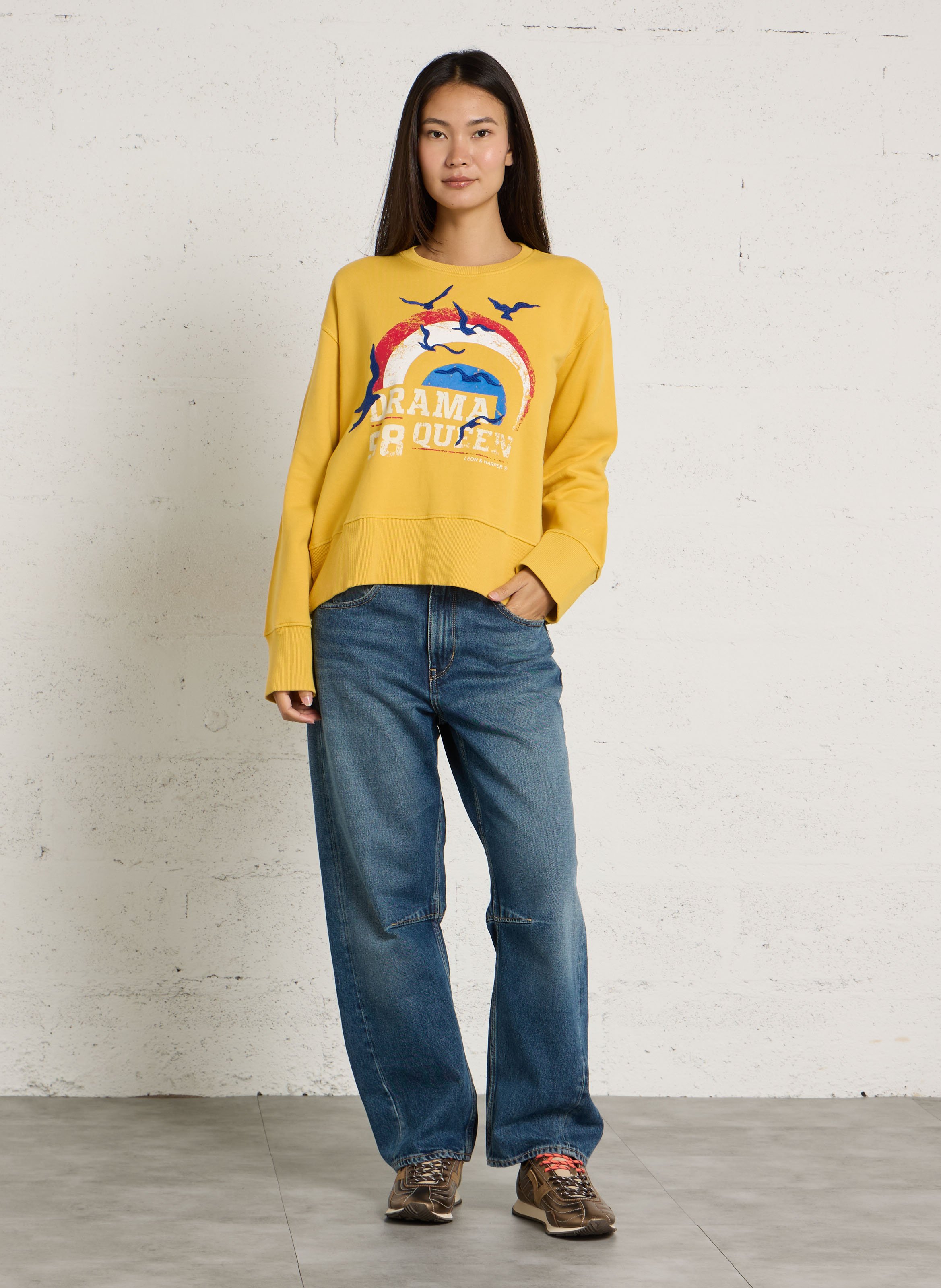 Straight round neck printed sweatshirt in blended cotton. LEON & HARPER Yellow