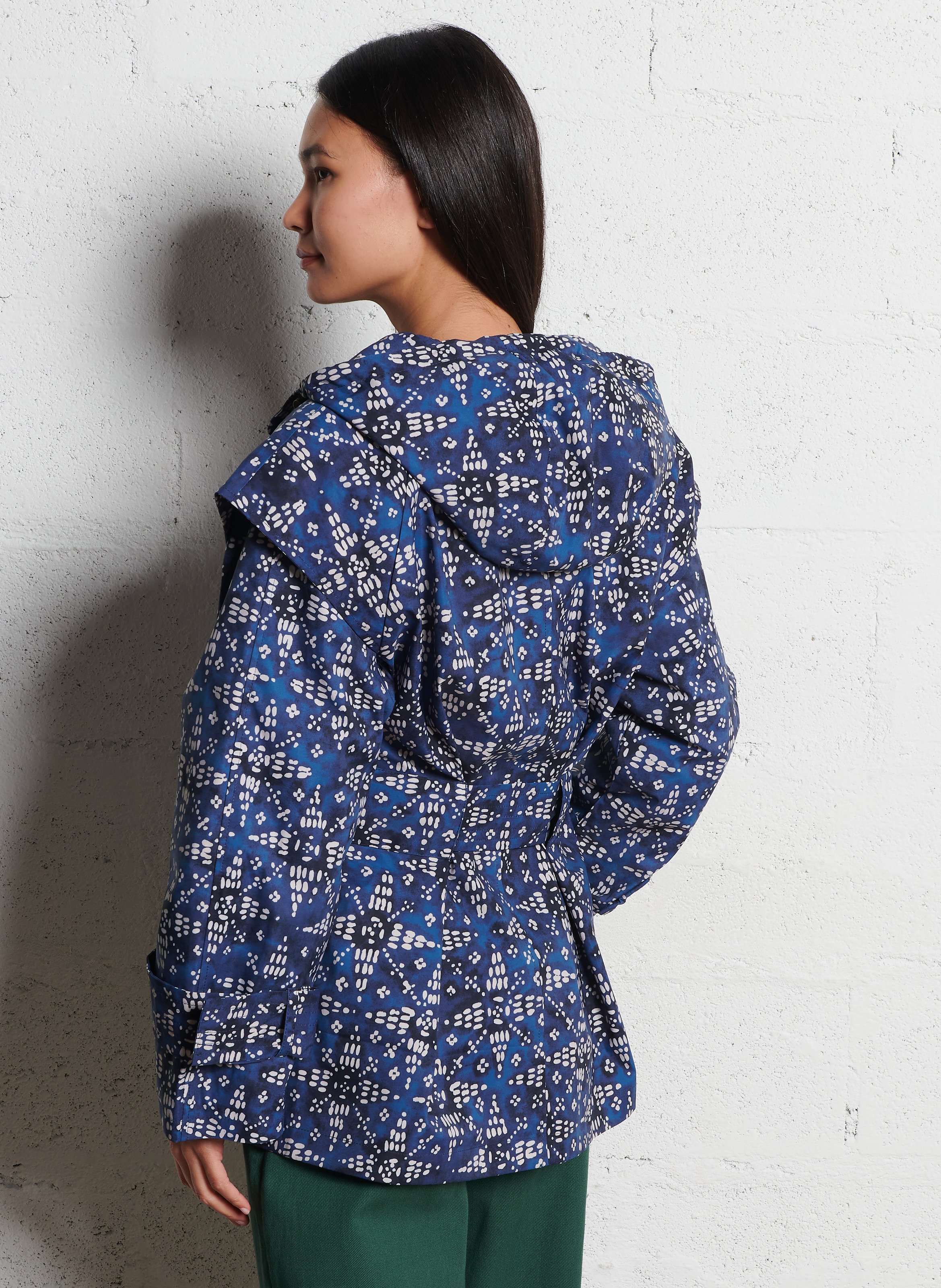 Manteau imprimé à capuche LOUISE MISHA Bleu