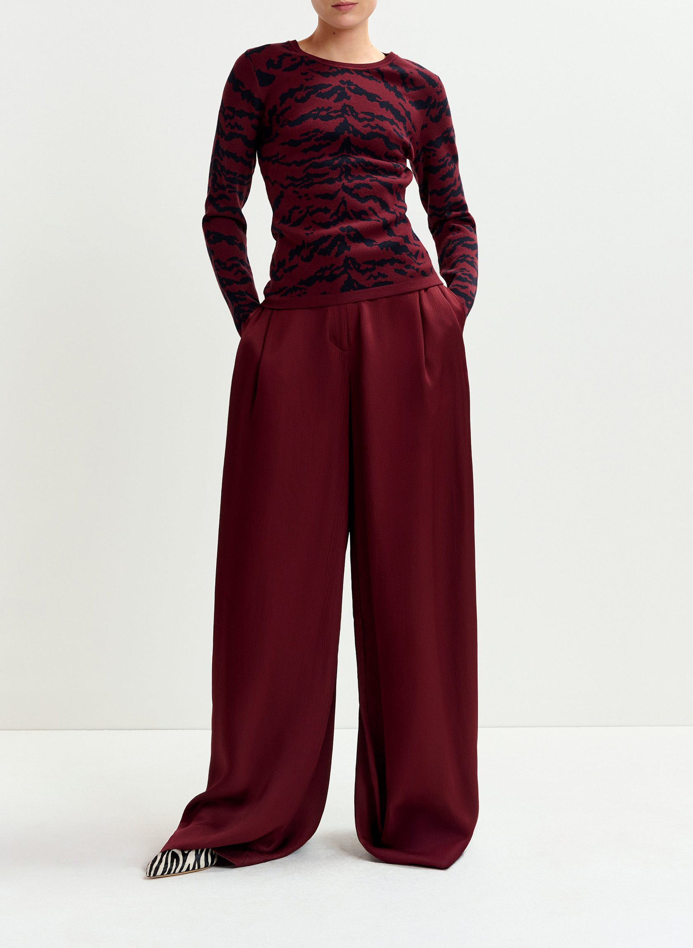 Trui met ronde hals en zebraprint ESSENTIEL ANTWERP Rood