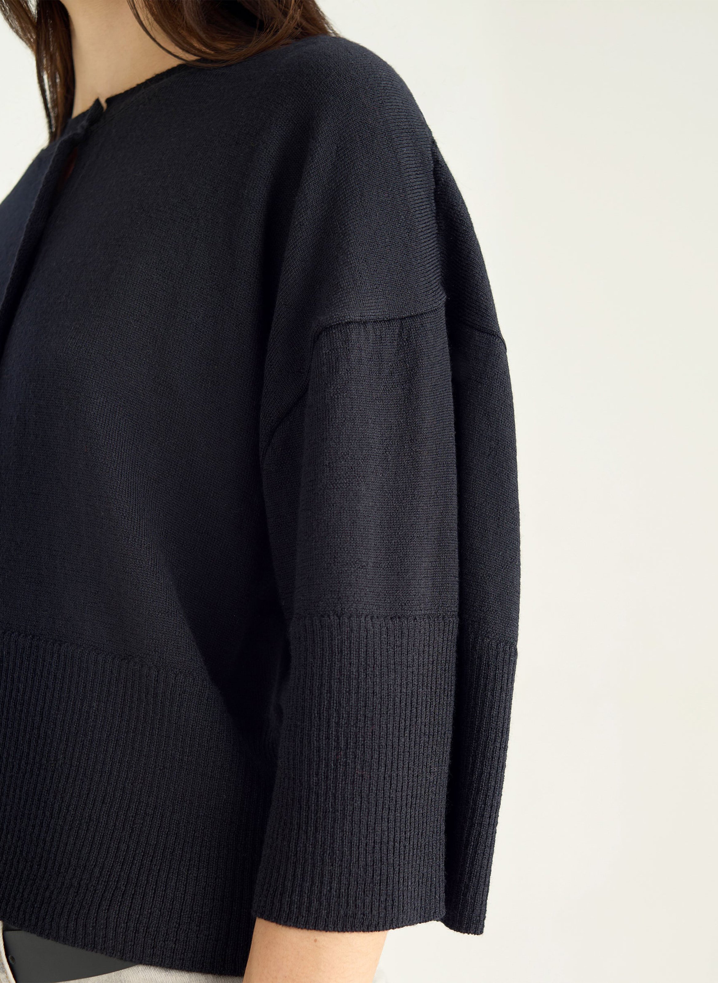 Gilet col rond en laine  ACOTE Noir