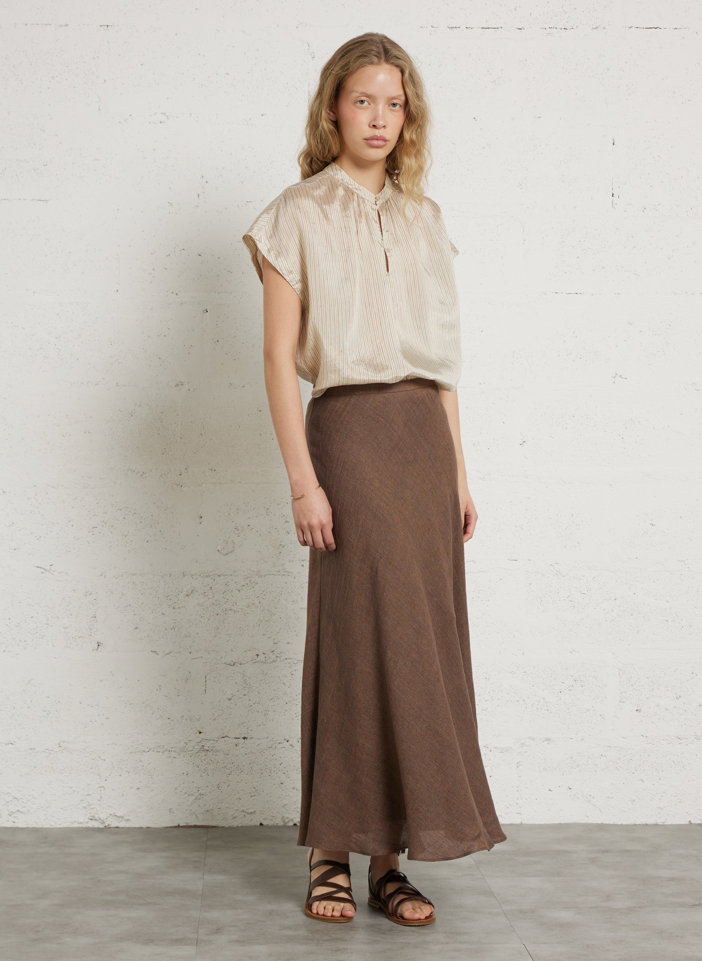 Glänzendes Top mit Rundhalsausschnitt. POMANDERE Weiss