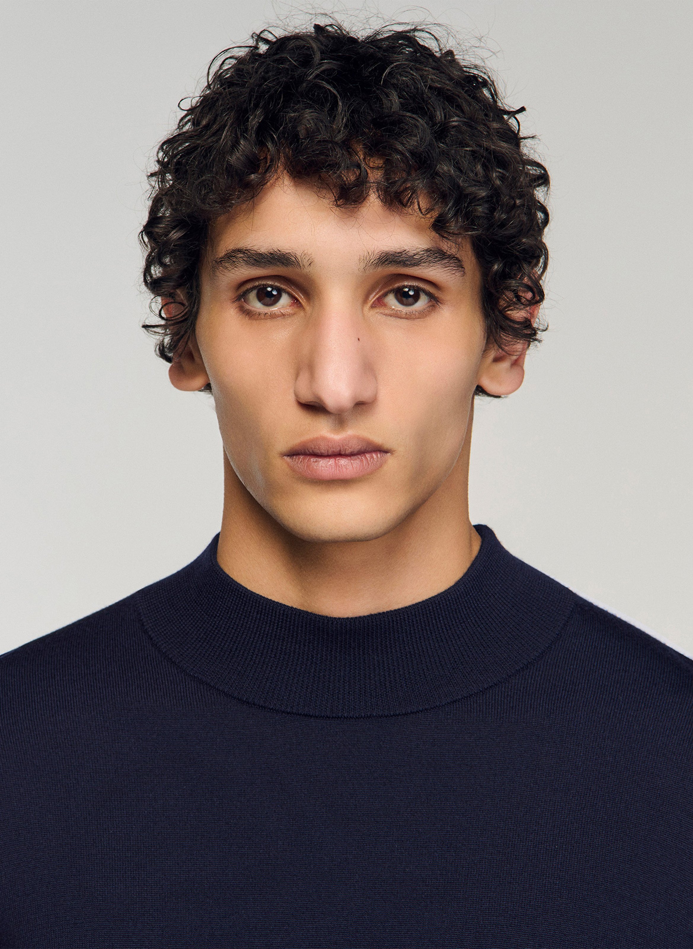 Rechte pullover met lange mouwen in effen wol. SANDRO Blauw