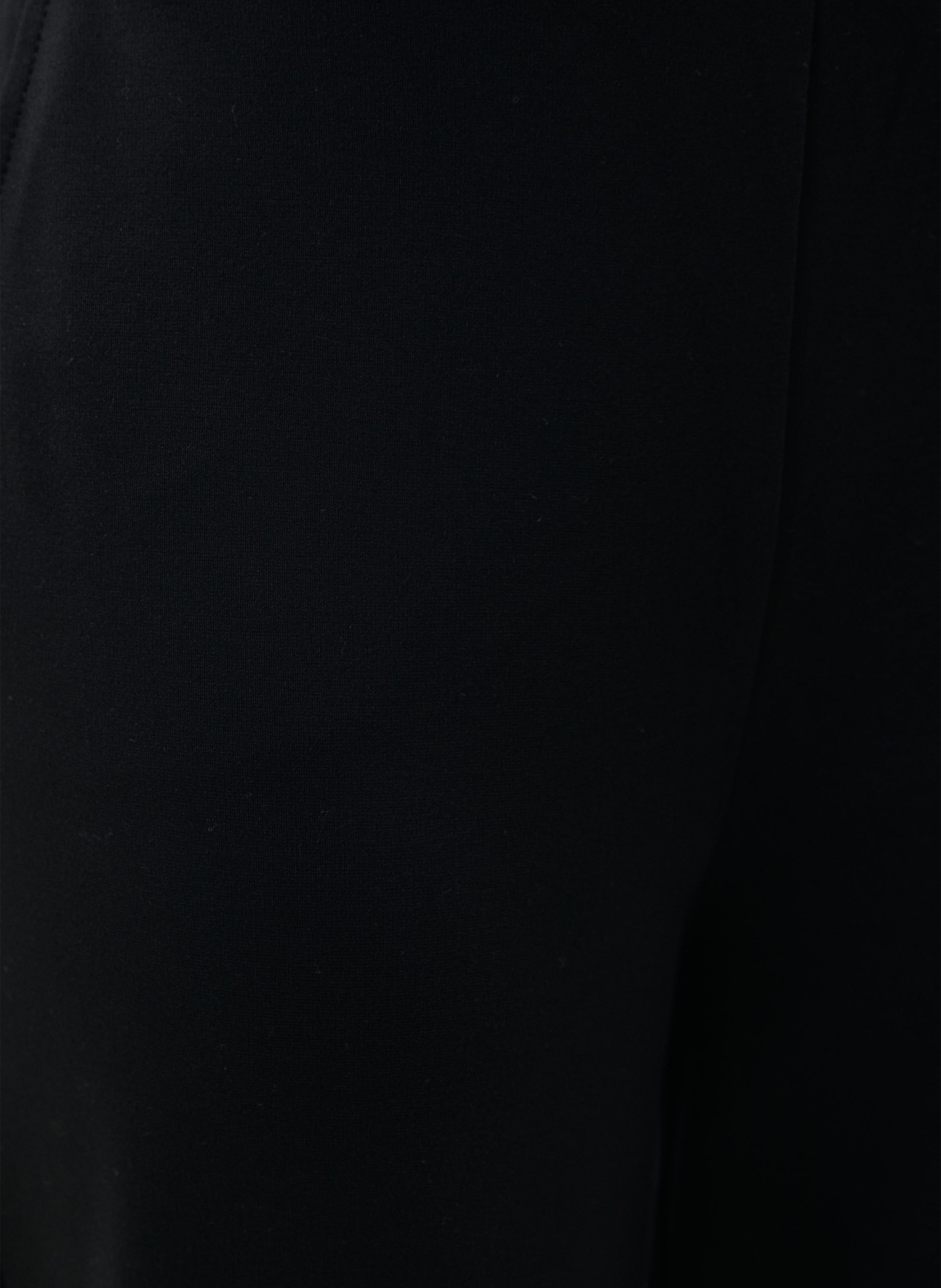 Gerade geschnittene Hose HUMILITY Schwarz