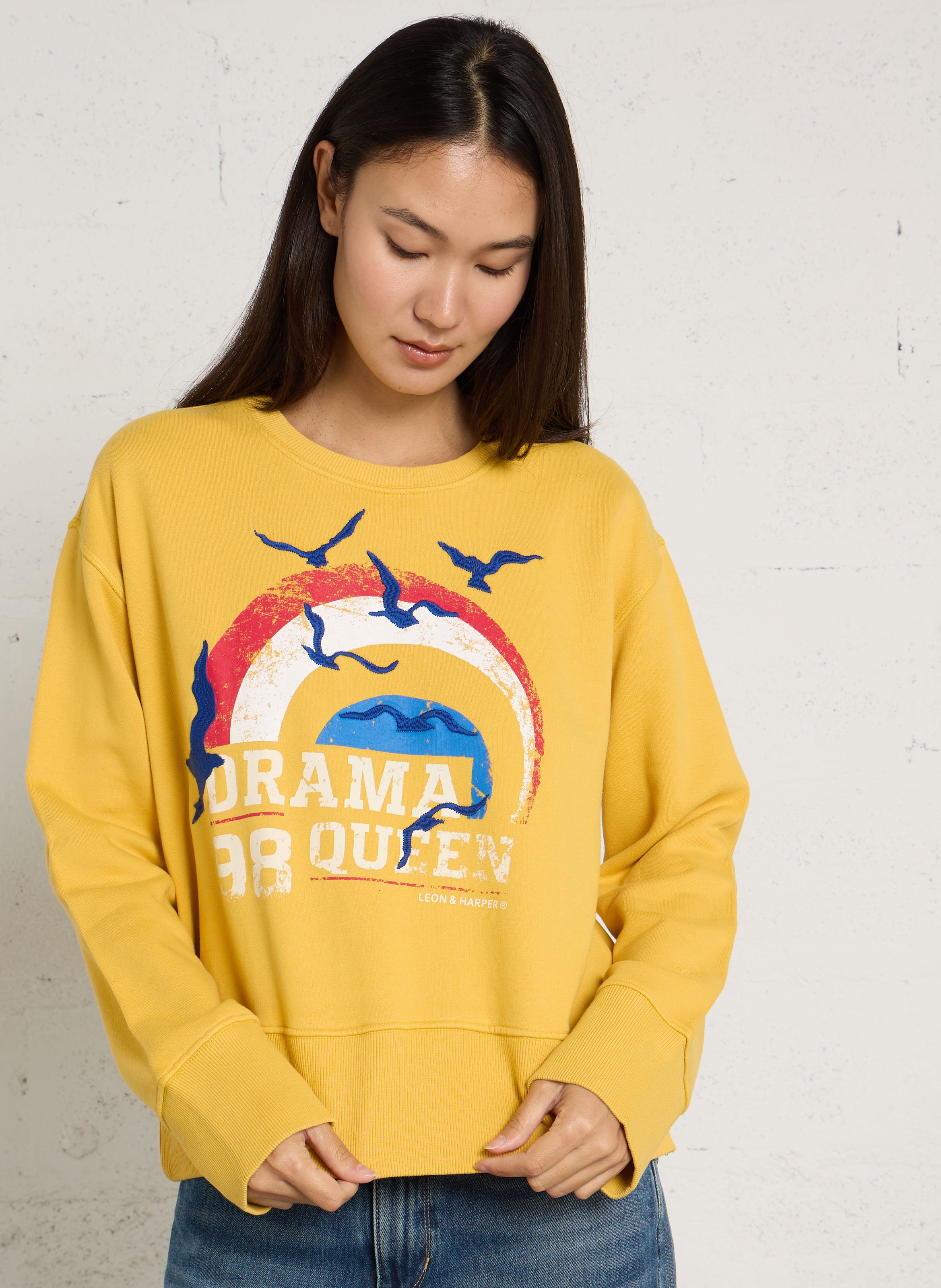 Straight round neck printed sweatshirt in blended cotton. LEON & HARPER