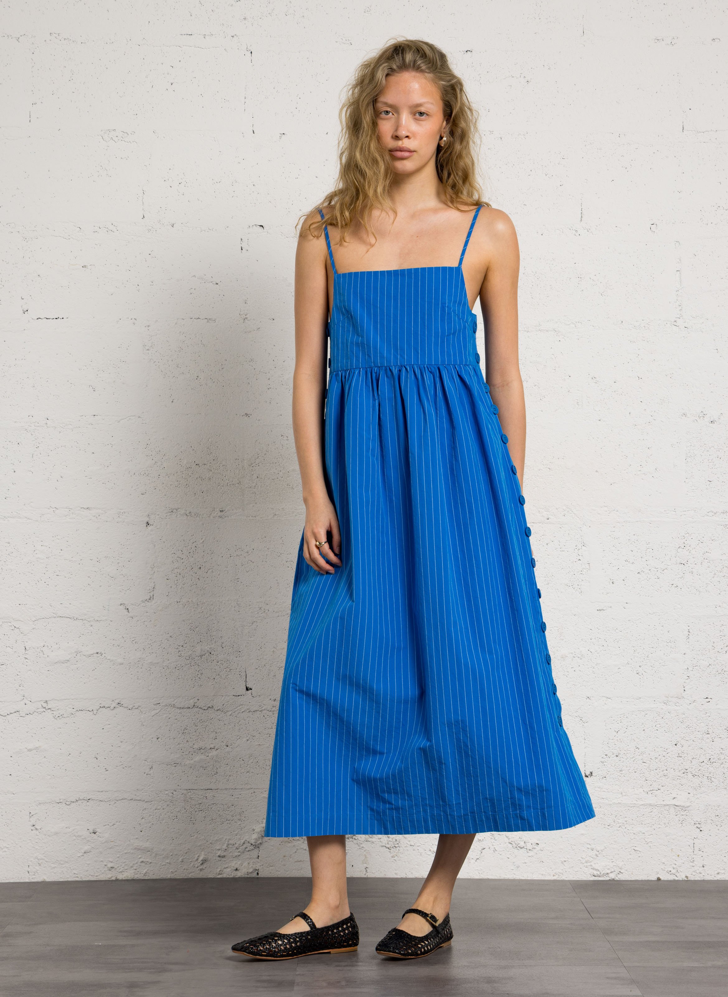 Langes Kleid aus Baumwolle und Leinen mit Streifen THE TINY BIG SISTER Blau