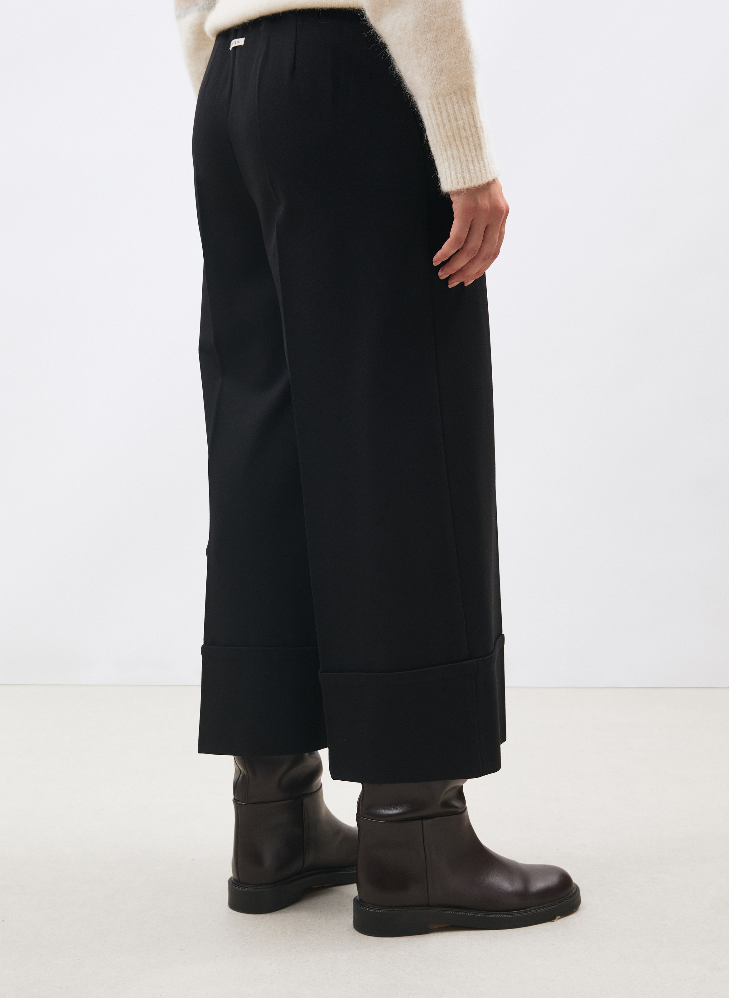 Weit geschnittene Hose HUMILITY Schwarz