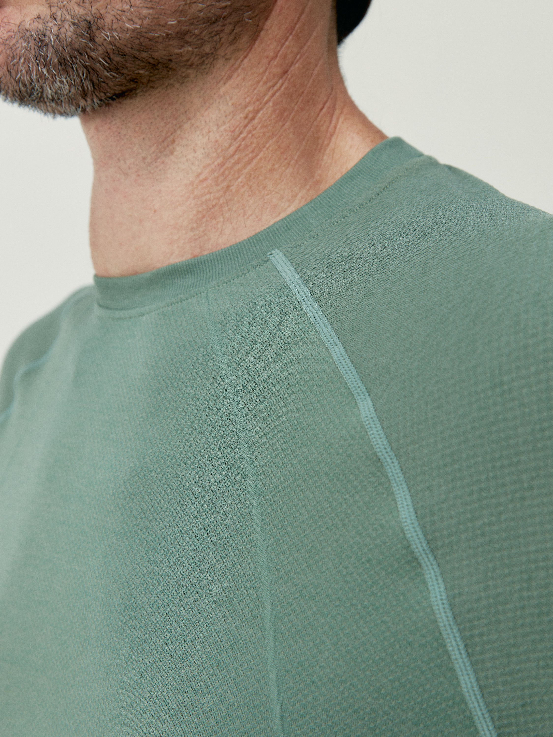 Short-sleeve performance sports t-shirt BORN LIVING YOGA Green