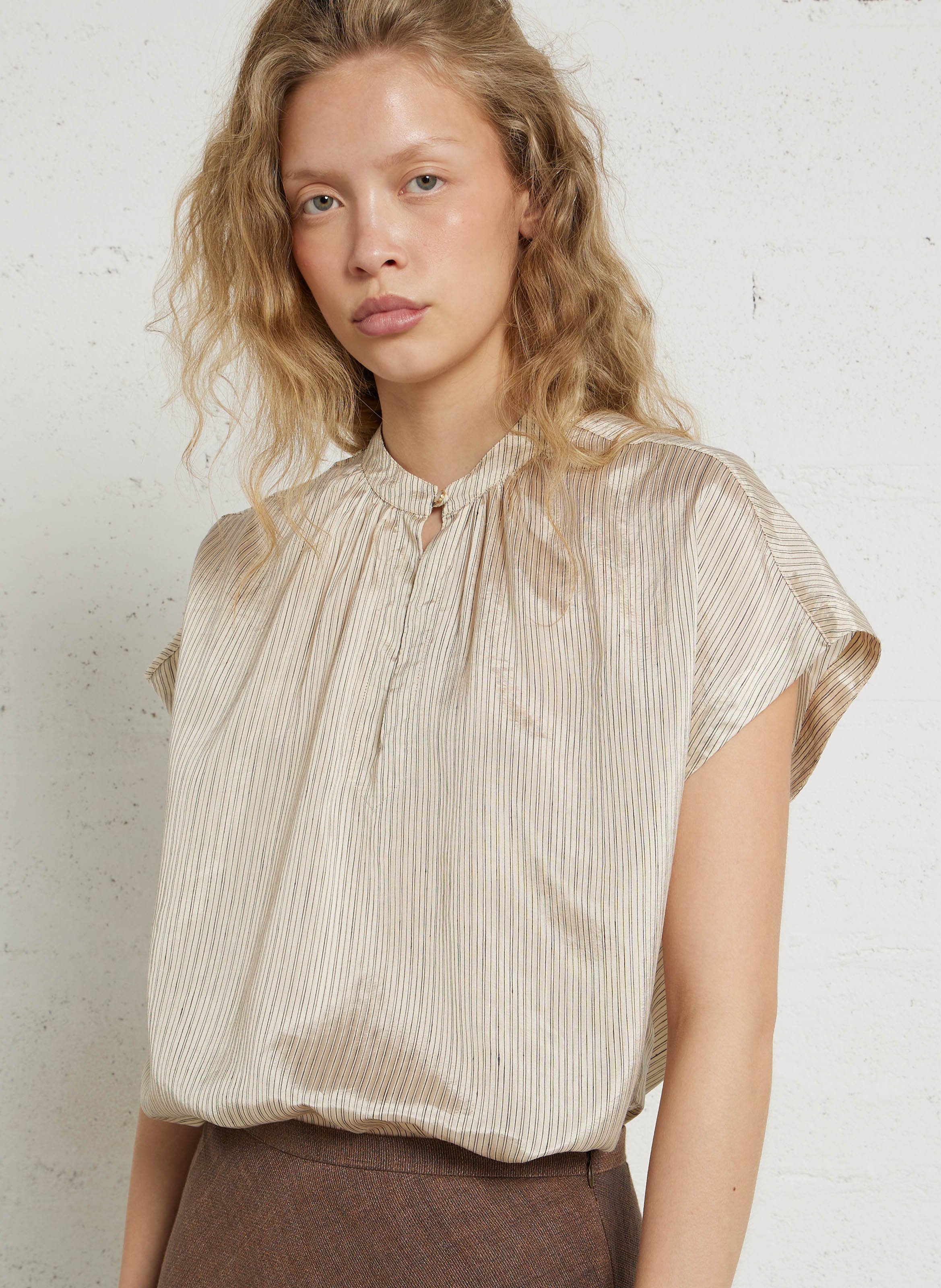 Glänzendes Top mit Rundhalsausschnitt. POMANDERE Weiss