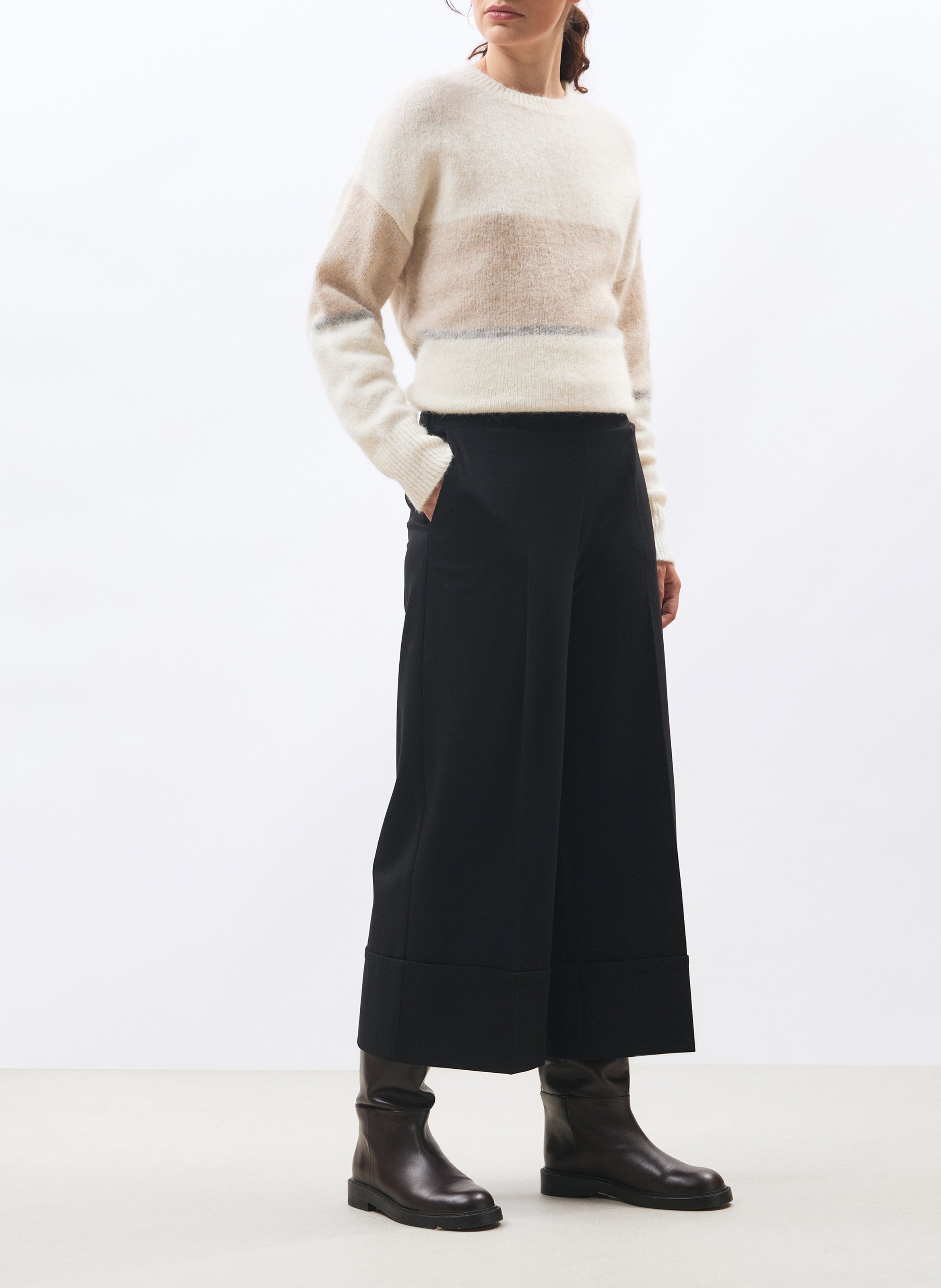 Weit geschnittene Hose HUMILITY Schwarz