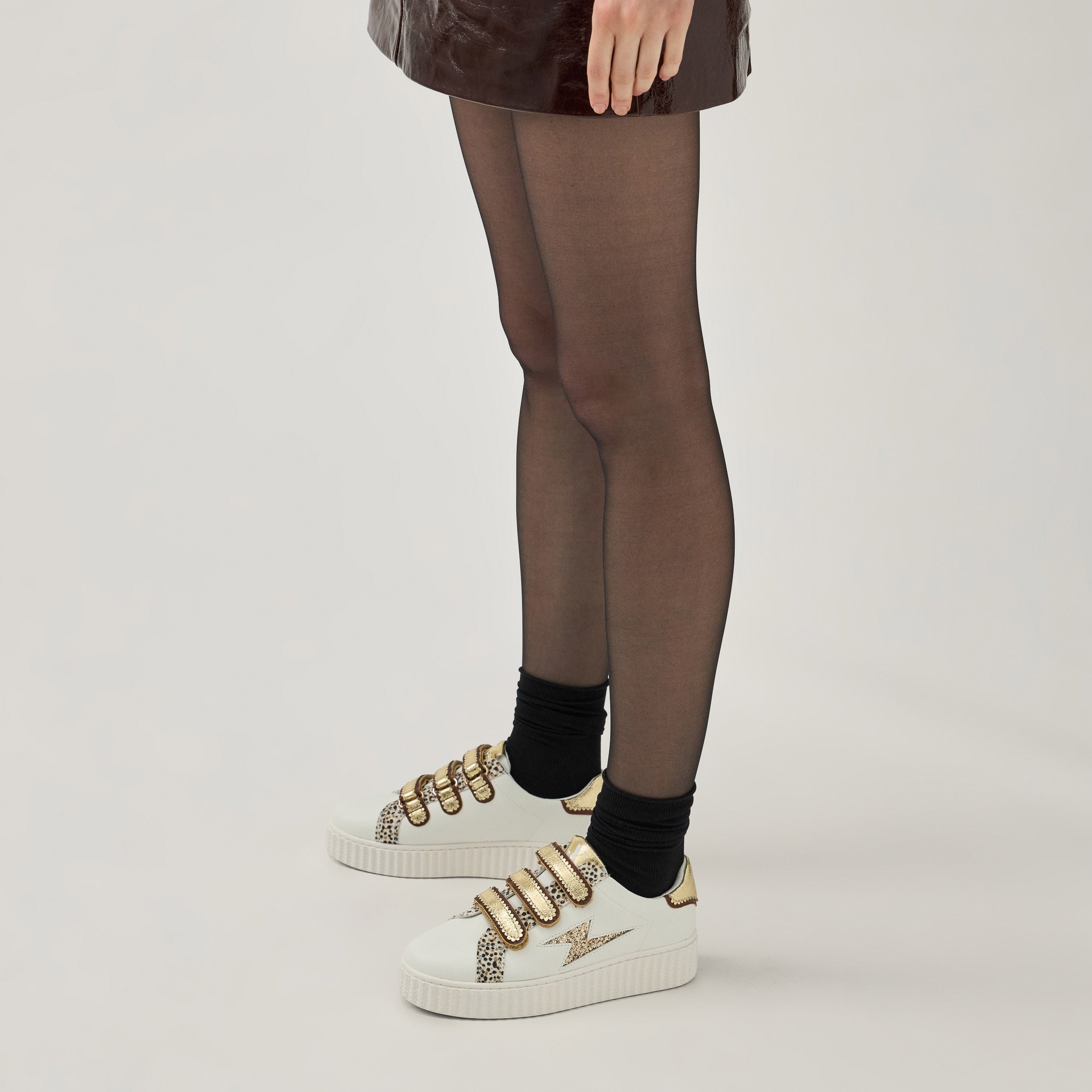 Baskets basses à scratchs festonnés VANESSA WU Doré