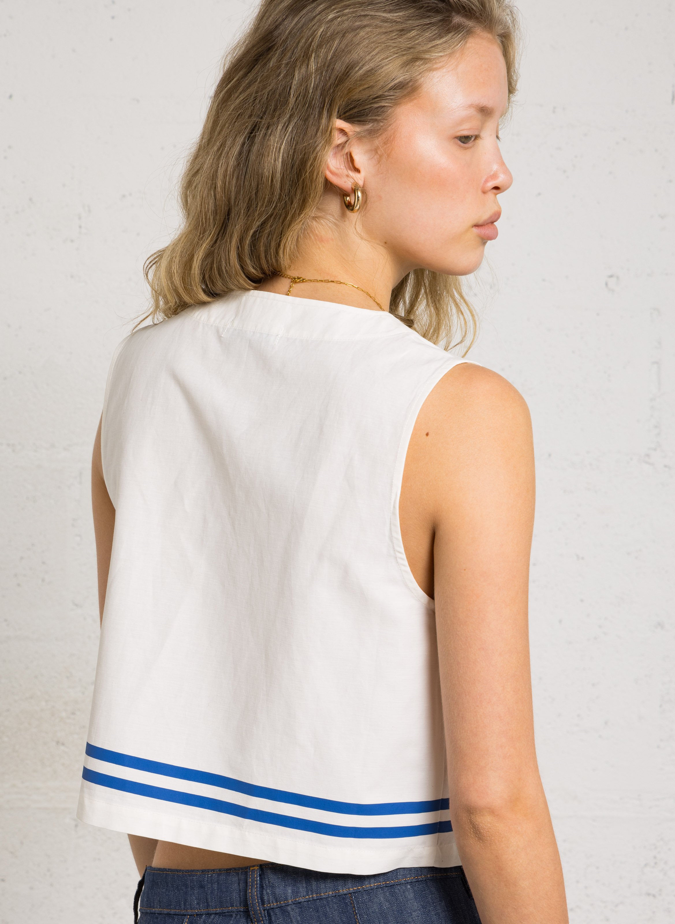 Top col V en coton mélangé THE TINY BIG SISTER Blanc