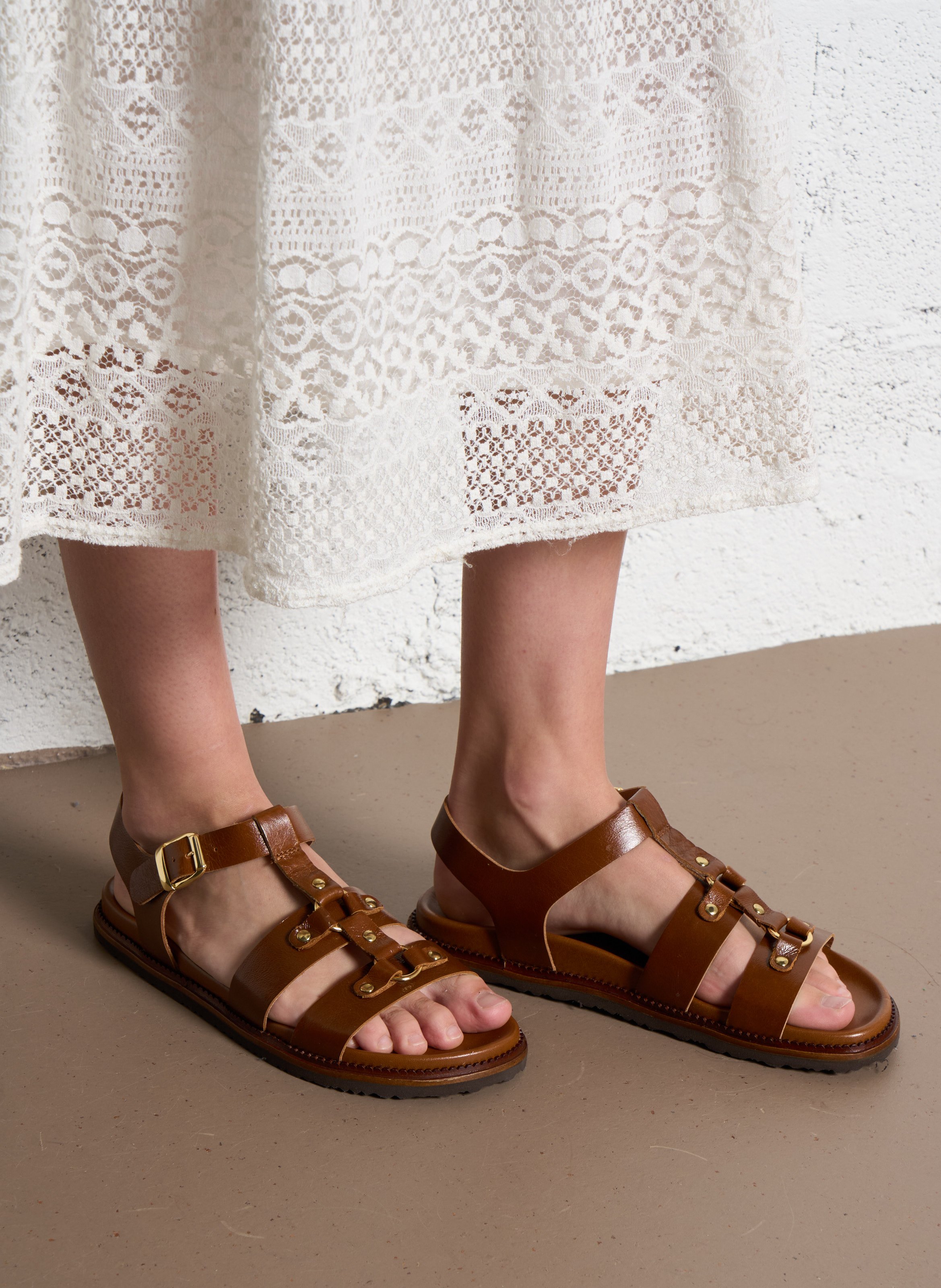 Avarca Berlin - Flache Ledersandalen mit Samt BOCAGE Braun