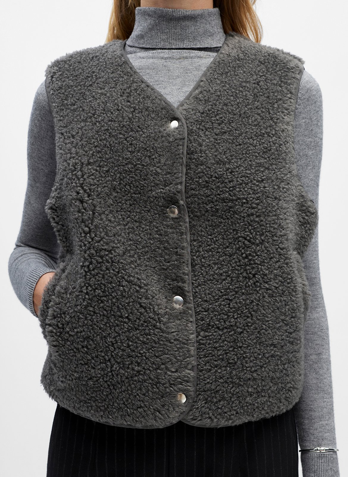 Ärmellose Sherpa-Knopfweste OBJECT Grau