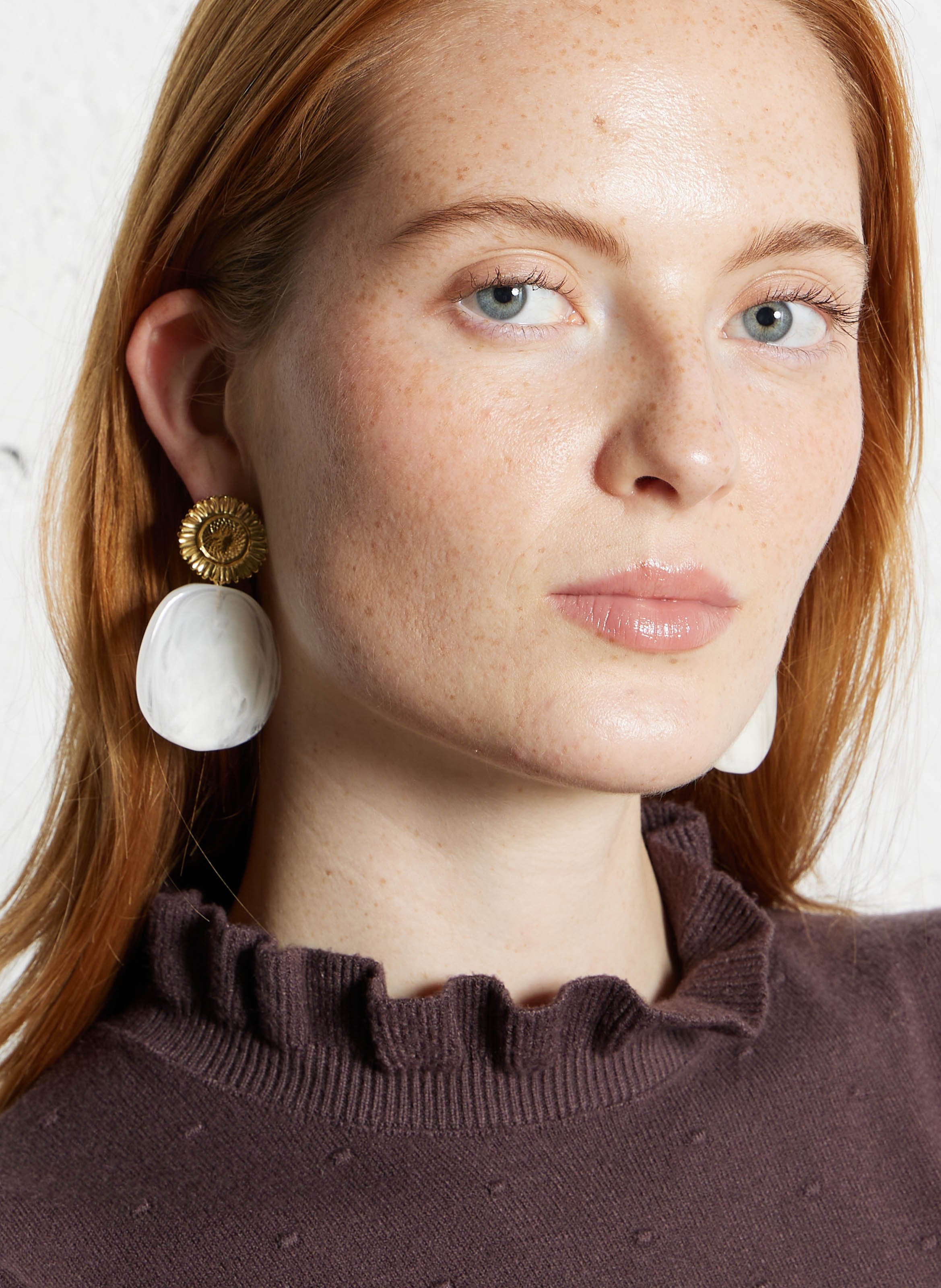 Boucles d'oreilles en résine I CODE Doré