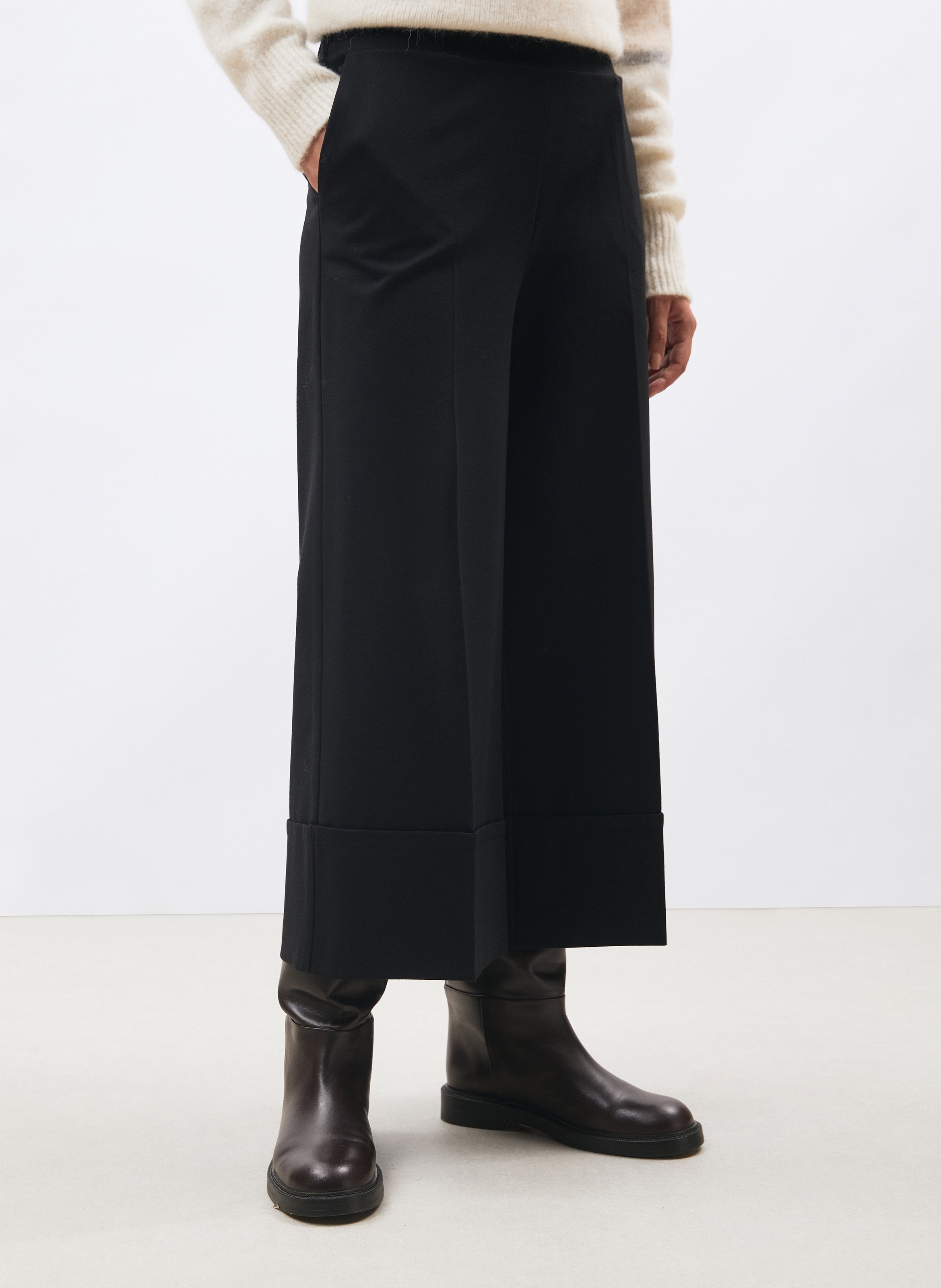 Weit geschnittene Hose HUMILITY Schwarz