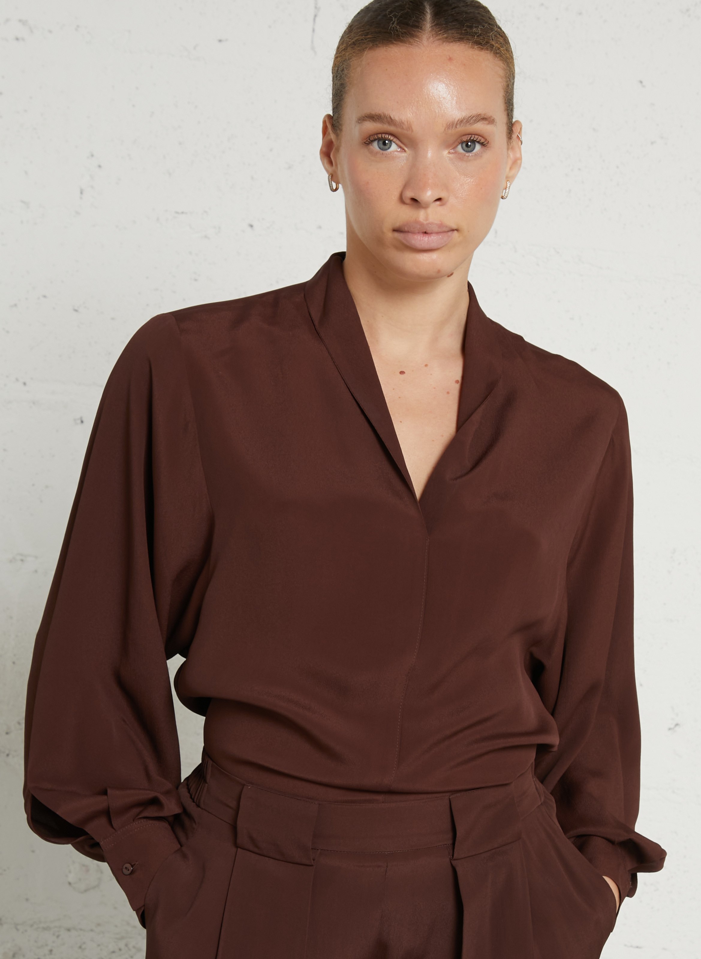 Top ample col V MOMONI Marron