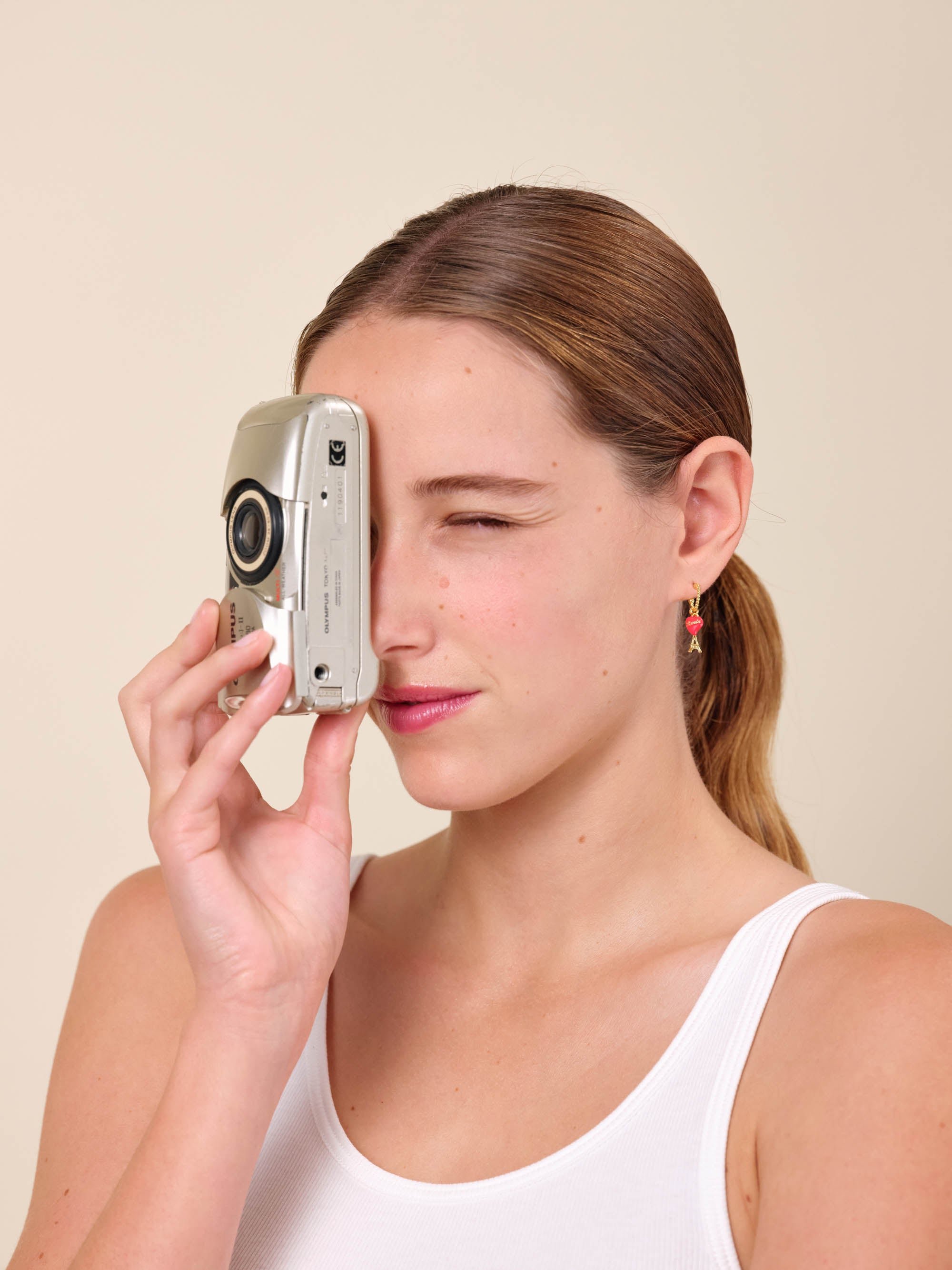 Boucles d'oreilles tiges créoles tour eiffel et coeur LES NEREIDES Multicolore