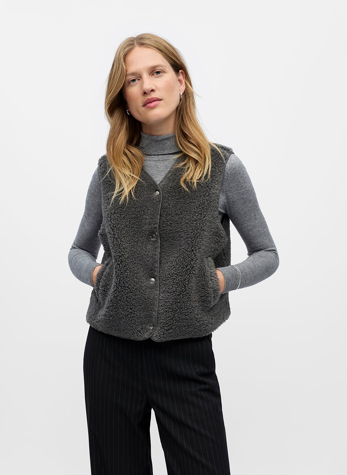 Ärmellose Sherpa-Knopfweste OBJECT