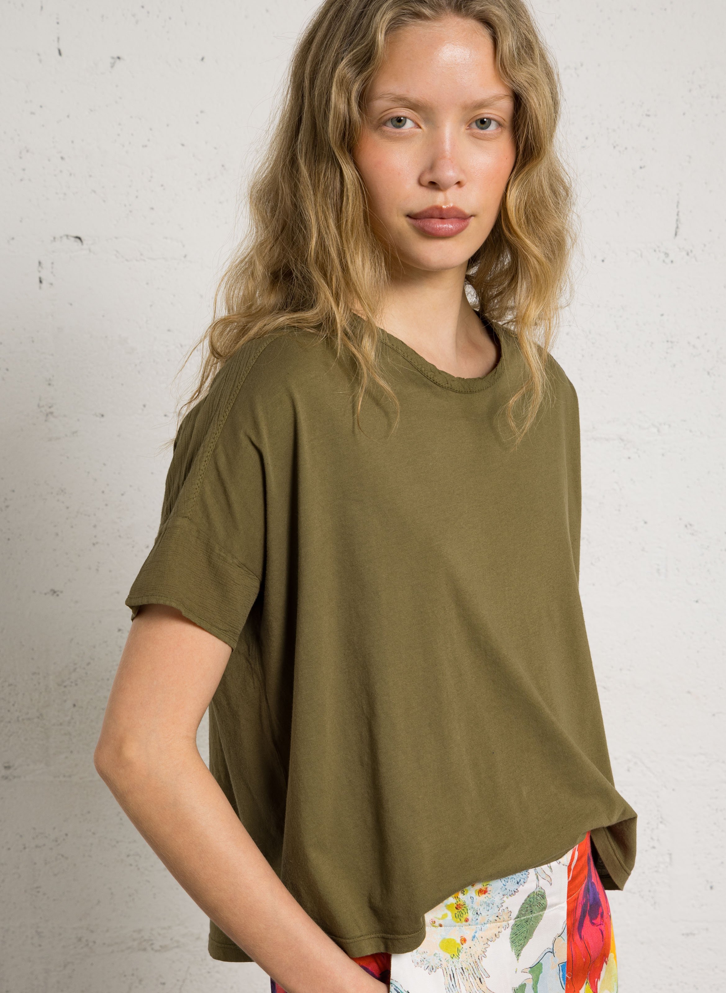 Tee-shirt ample col rond en coton BELLA JONES Kaki