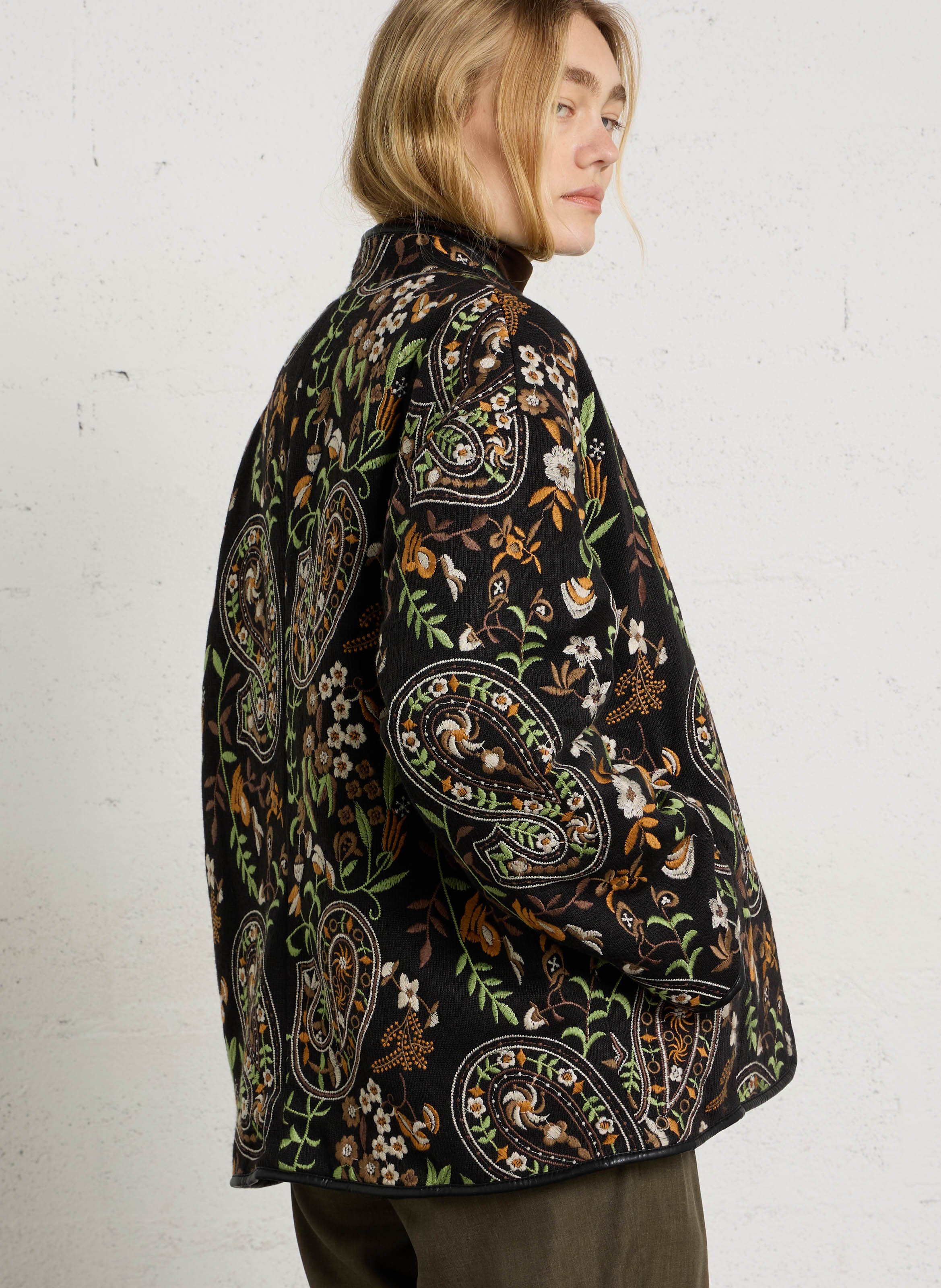 Embroidered straight coat SEE U SOON Black