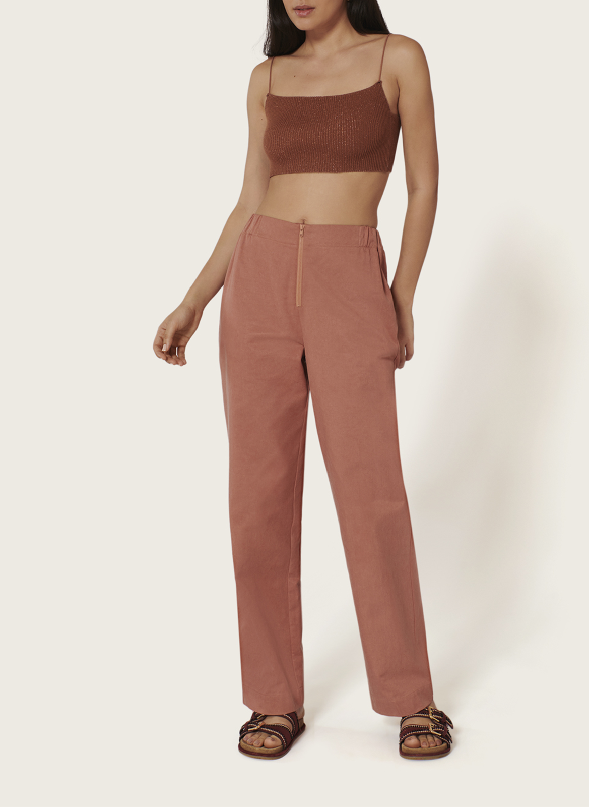 Bandeaubeha van ribtricot met schouderbandjes KARMA KOMA Bruin