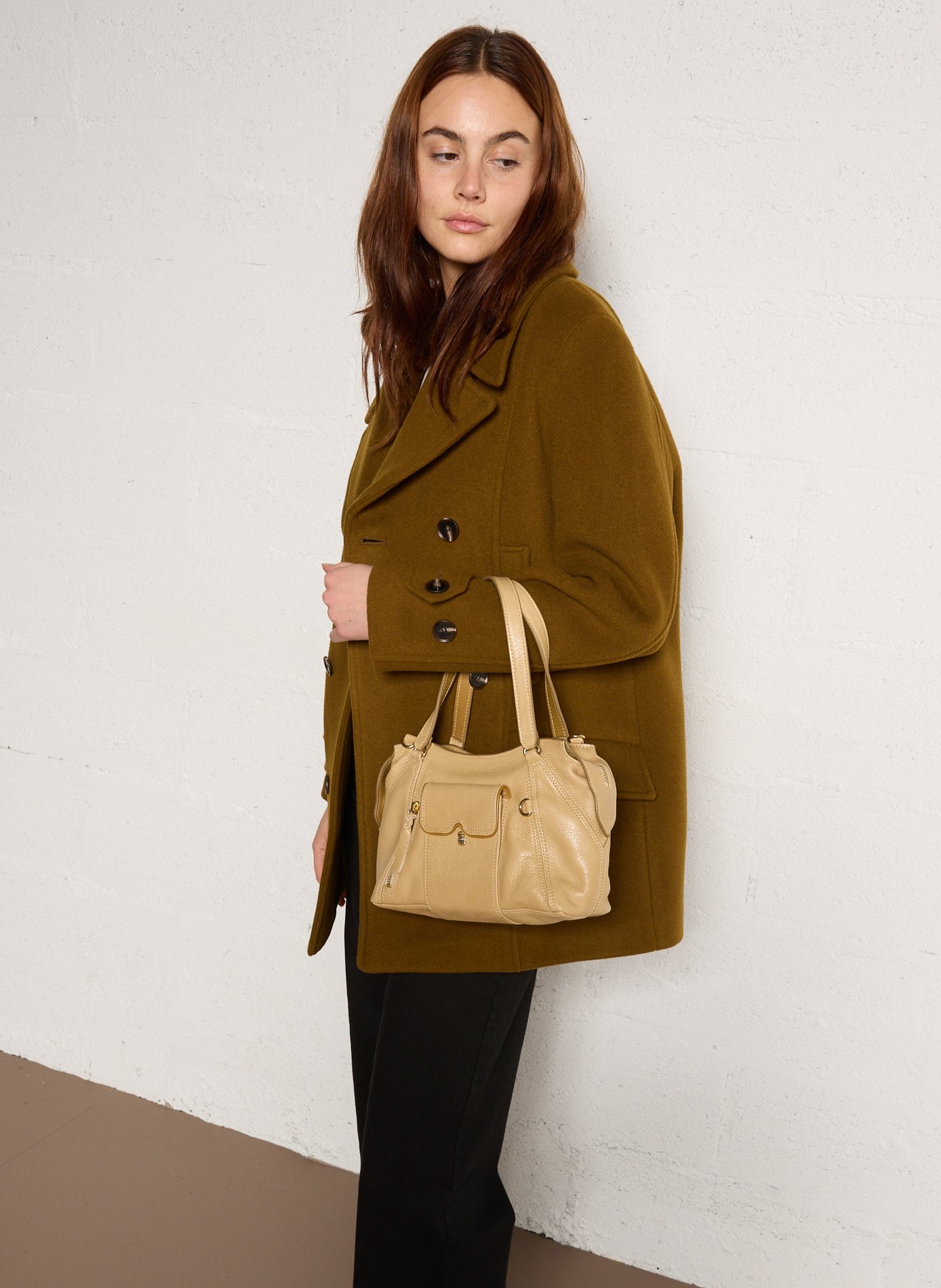 Shoulder bag in leather CLARIS VIROT Beige