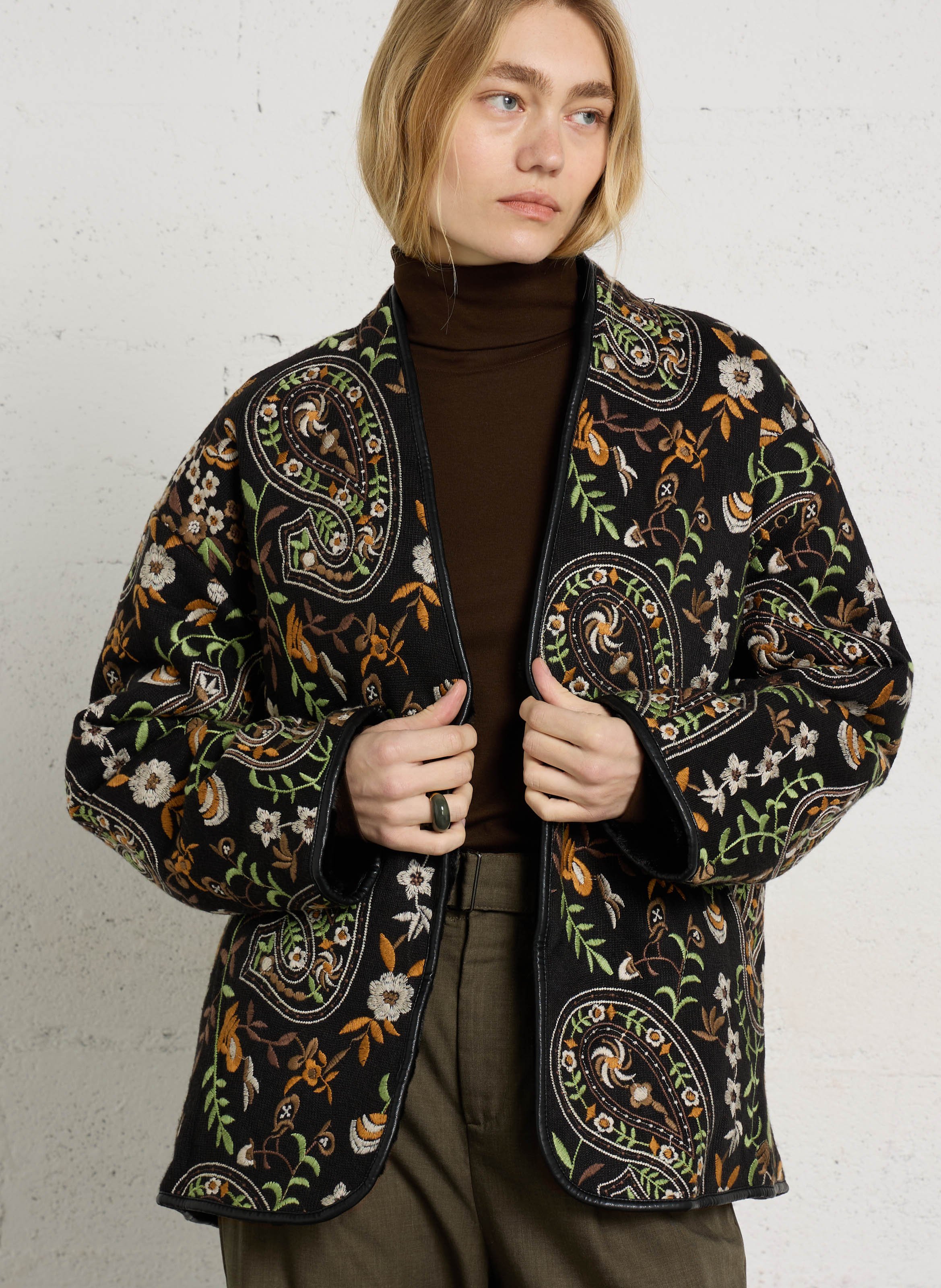 Embroidered straight coat SEE U SOON Black